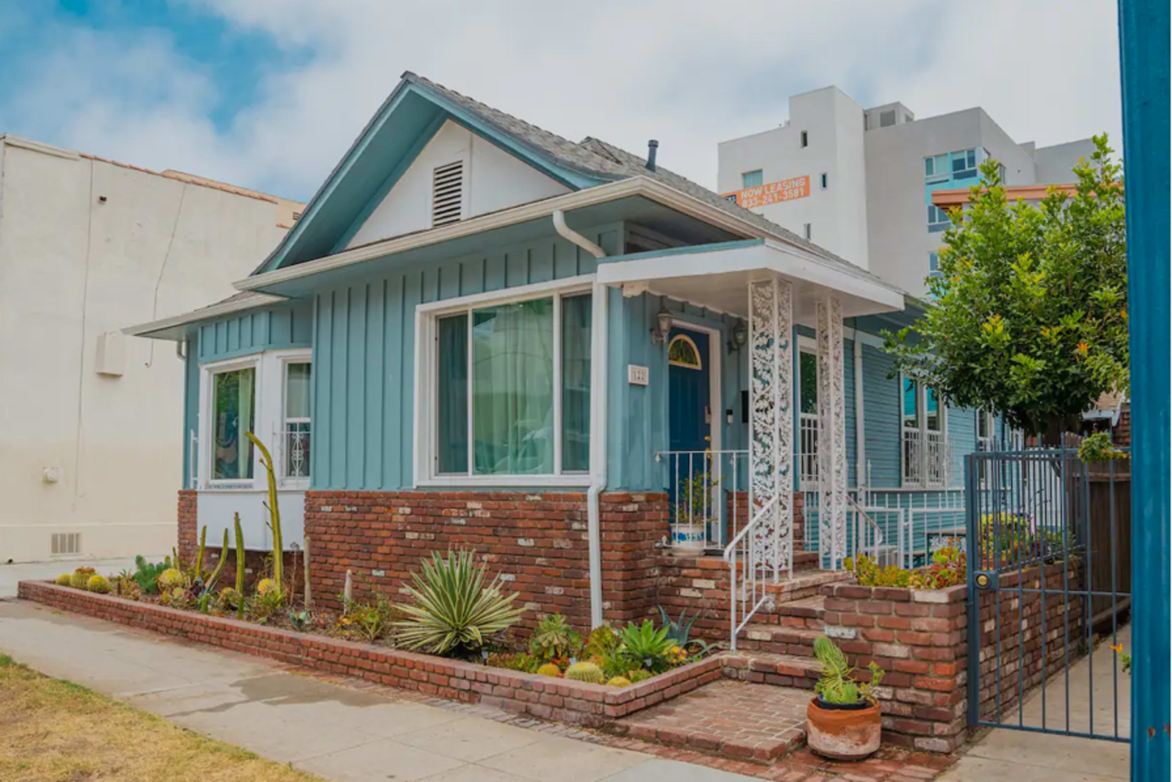 Beachside Bungalow-downtown Long Beach Image in East Village, Long Beach, CA