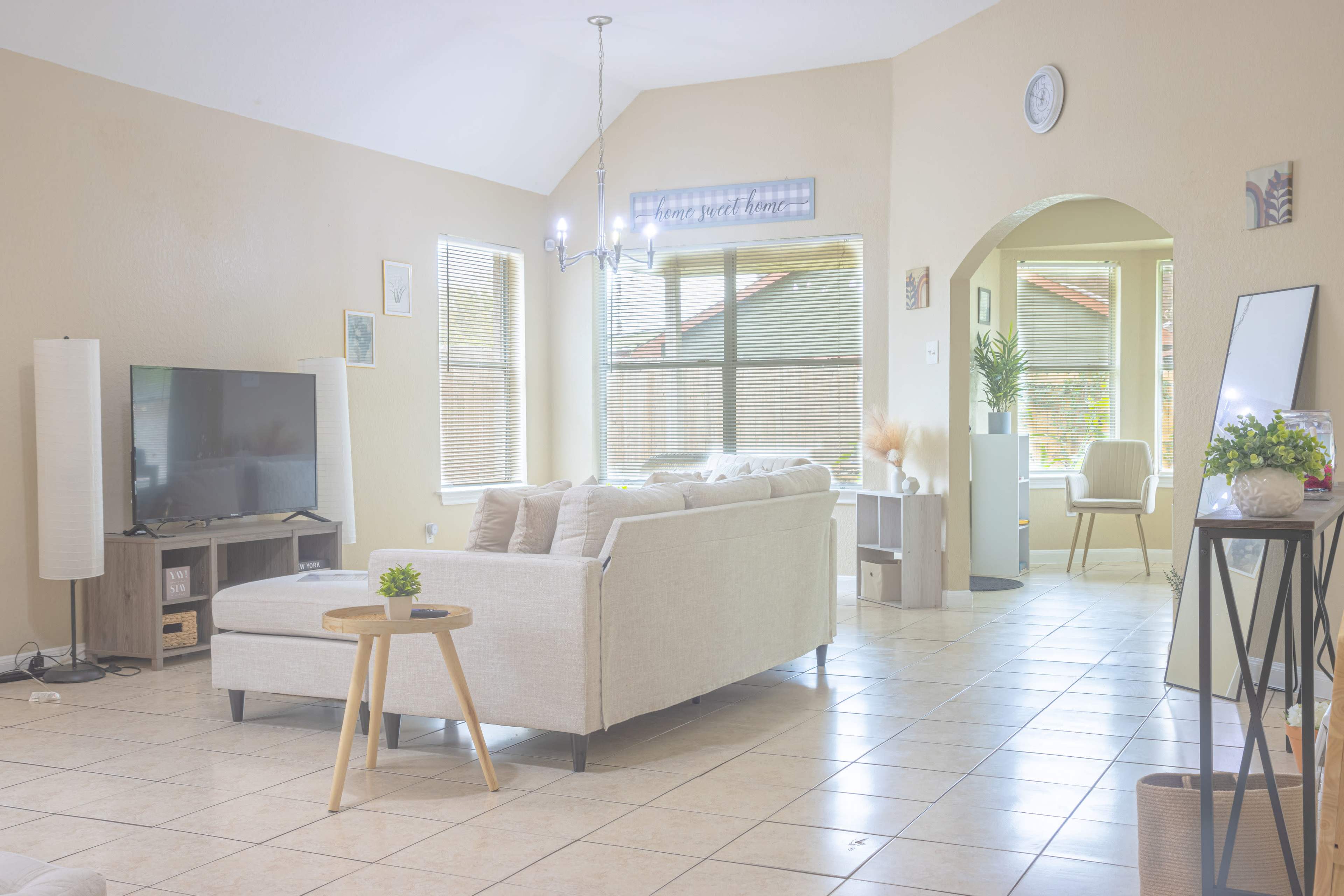 Boho Dreamhaus Near Airport – A Serene, Light-Filled Creative Space Image in Greenbriar Colony, Houston, TX