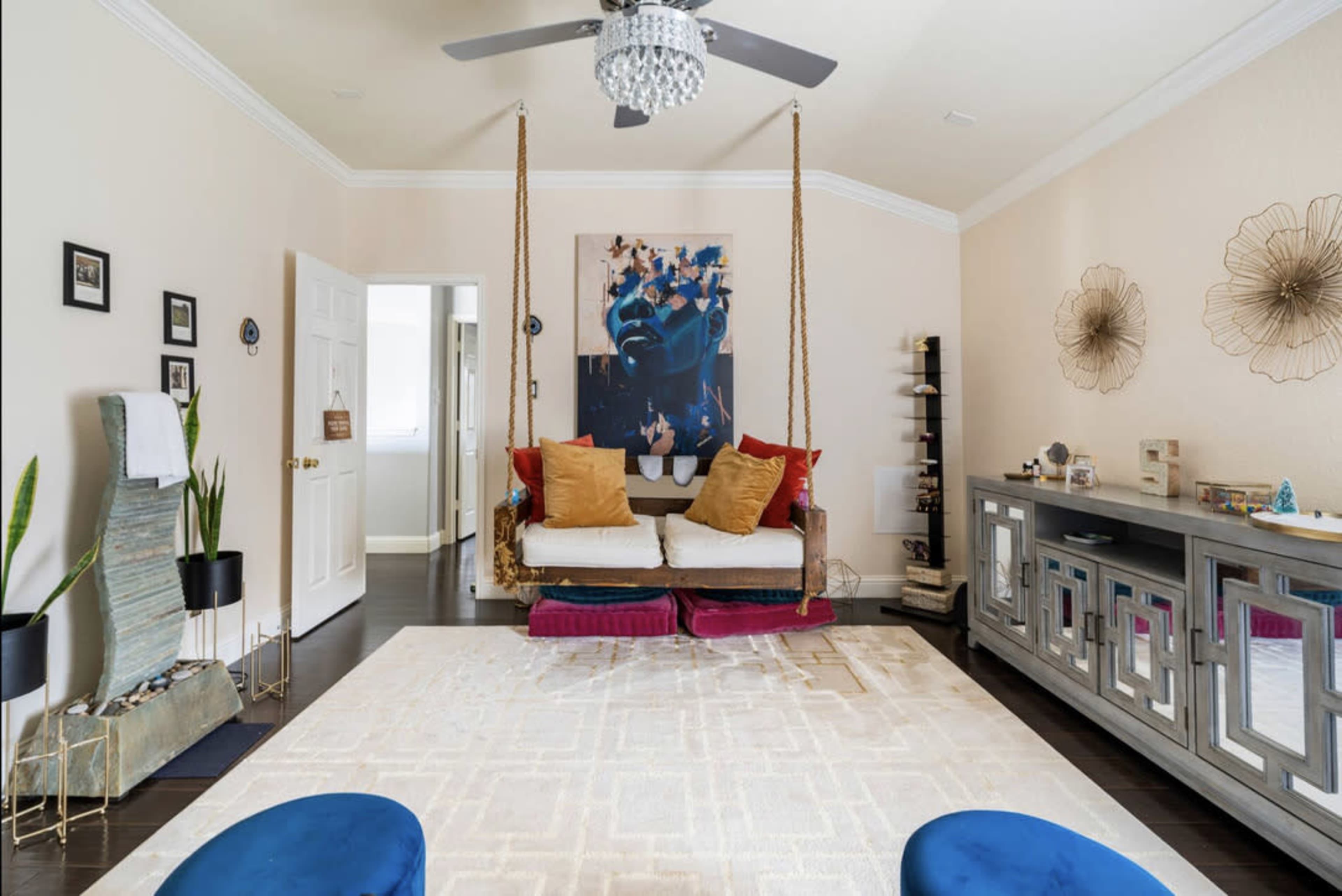Perfectly Priced-Unique Gathering Space, Podcast Ready Image in Summer Lakes, Rosenberg, TX