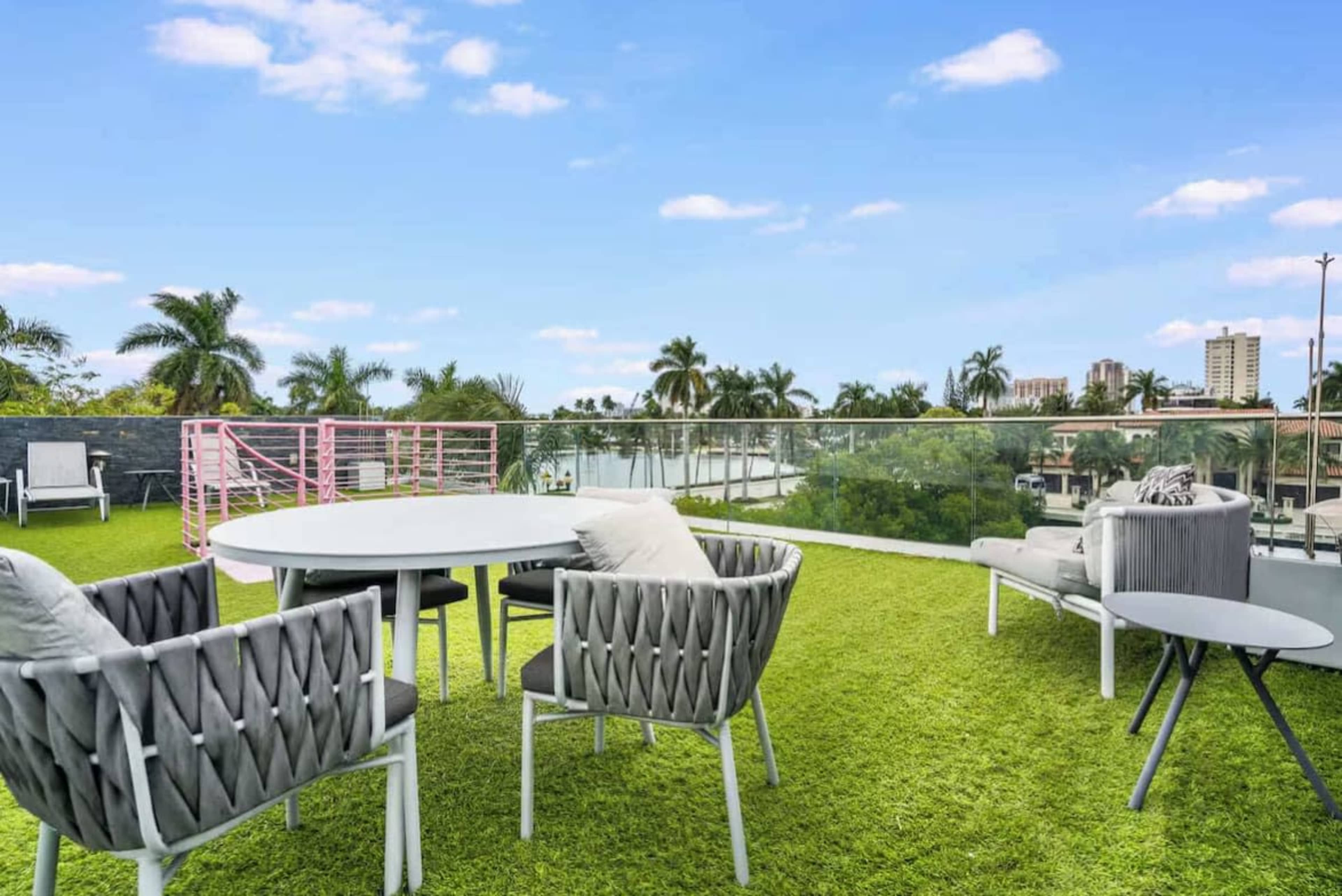 Modern Waterfront Mansion in the heart of Las Olas minutes from the Beach Image in East Fort Lauderdale, Fort Lauderdale, FL
