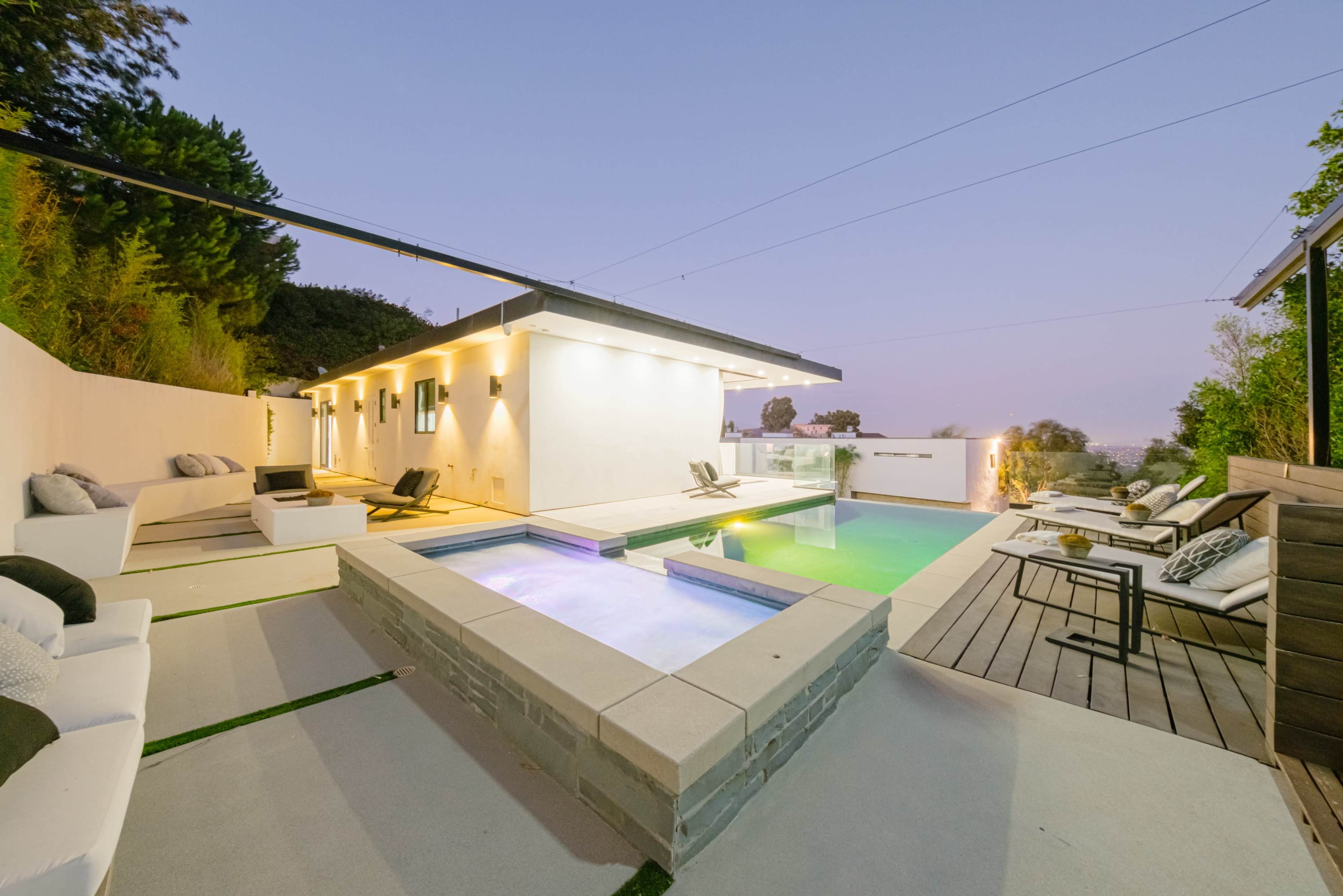 SLEEK HOLLYWOOD HILLS RETREAT WITH SKYLINE VIEWS Image in Central LA, Los Angeles, CA