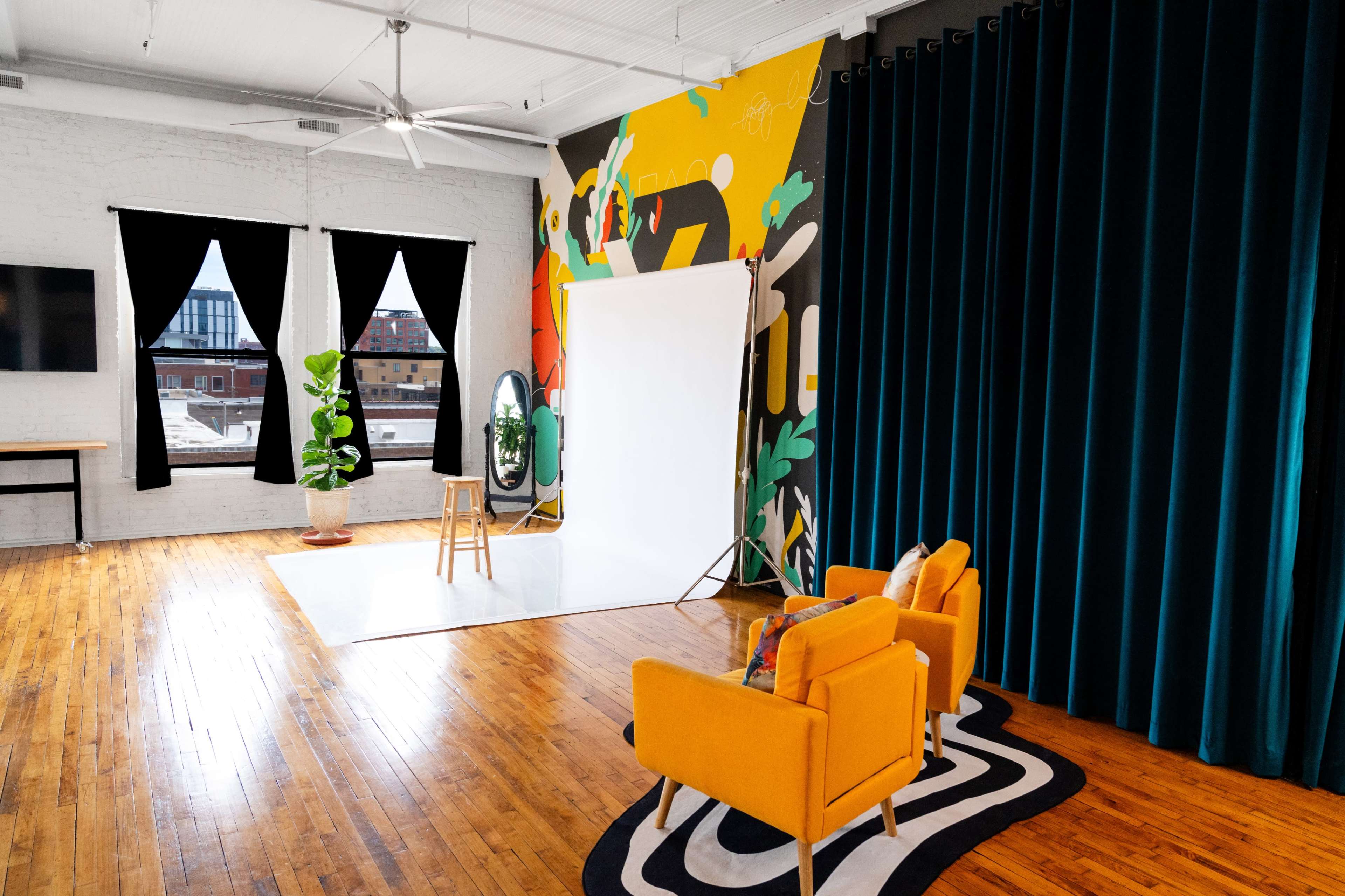 Luxury Natural Light Photography Studio with Stunning City Views Image in Broadway Gillham, Kansas City, MO