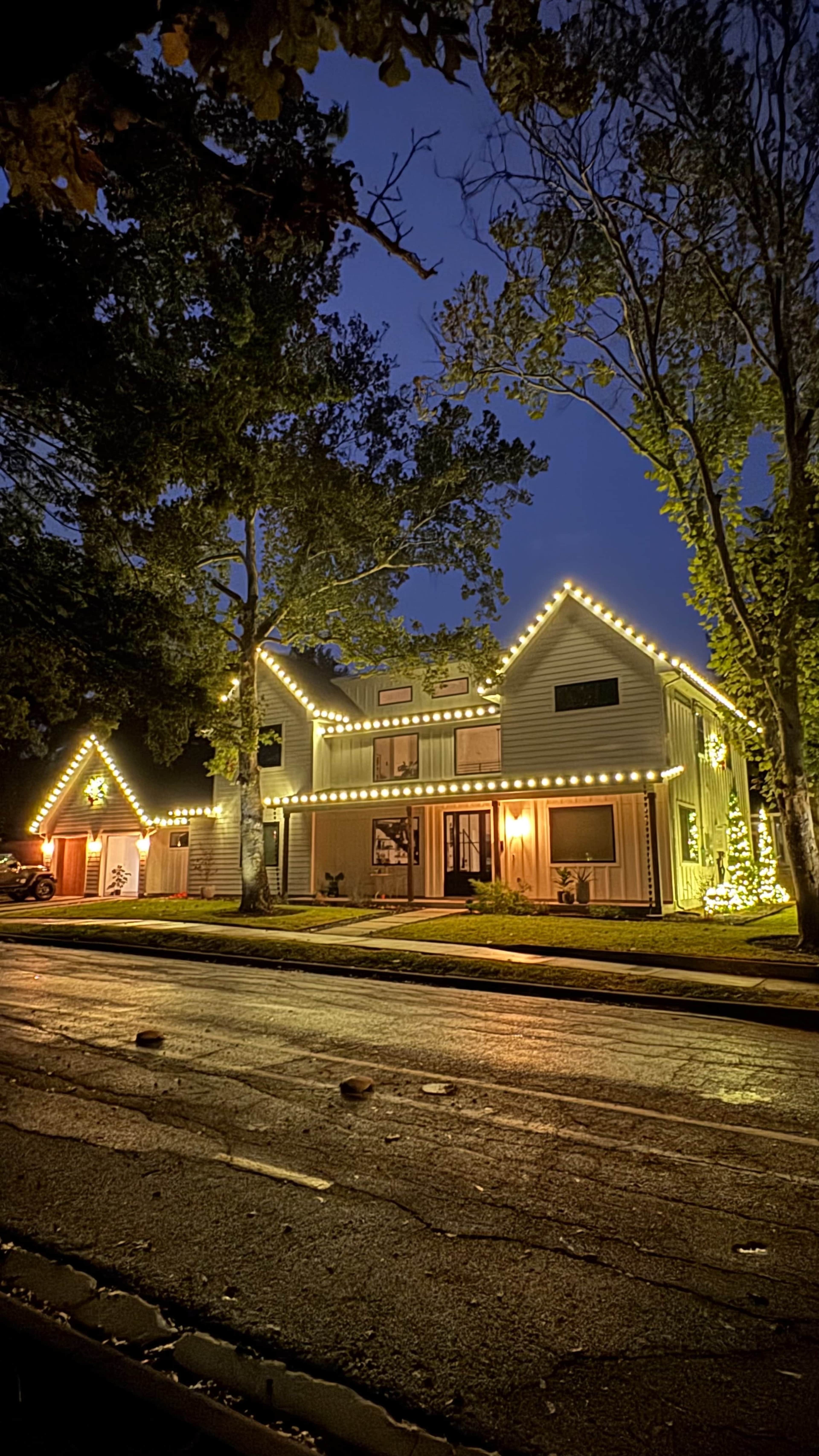 Neighborhood Ranch style house Image in Brentwood, Austin, TX
