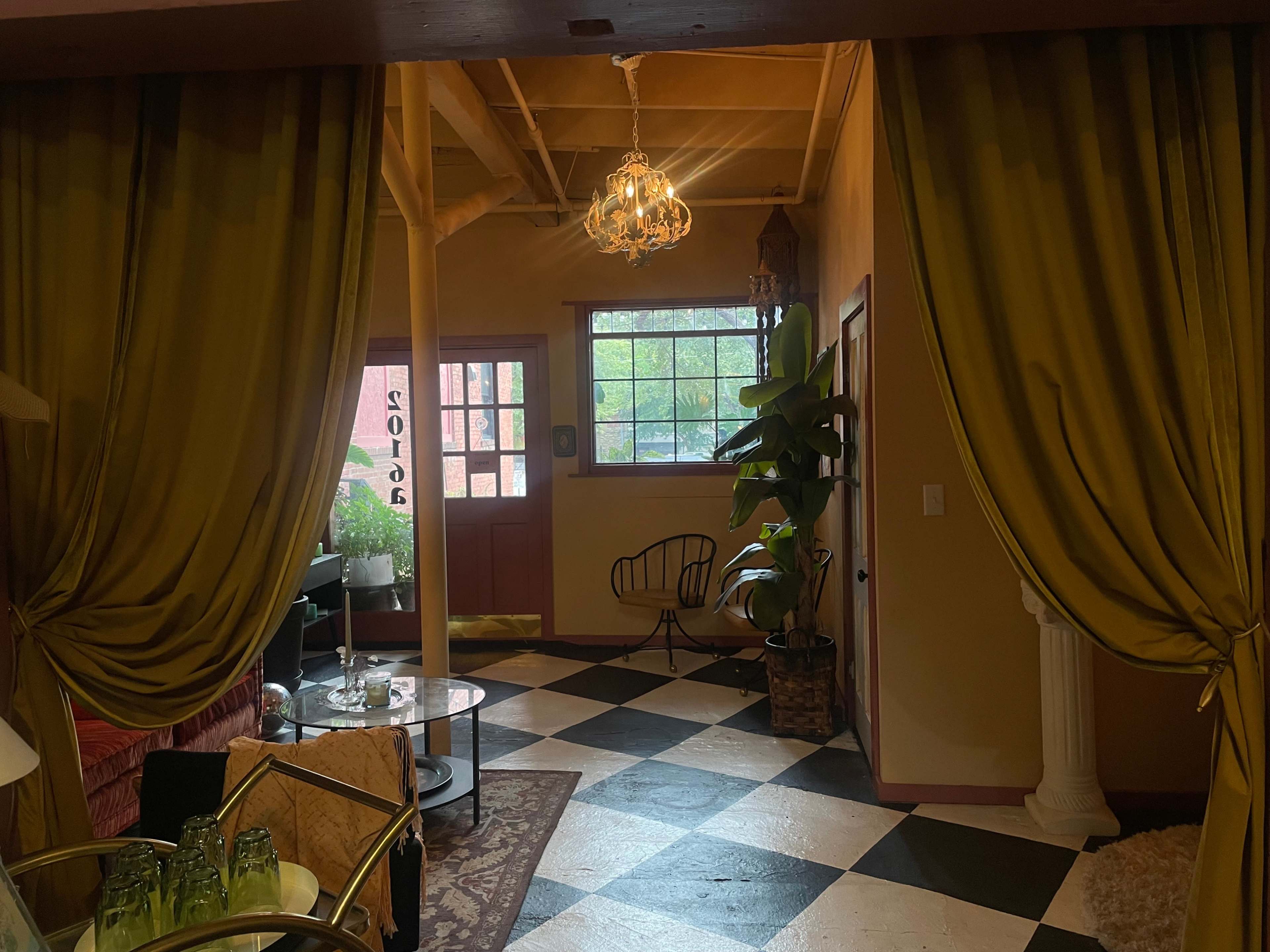 Kansas City Arts District Micro Event Space in a Flower Shop Image in Downtown Kansas City, Kansas City, MO