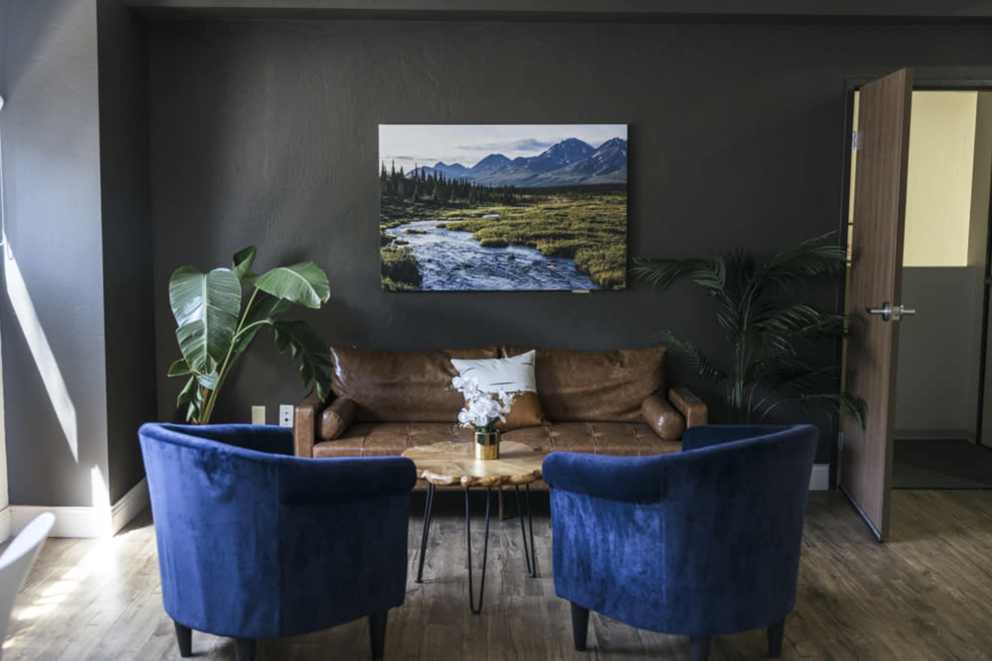Bright Modern Loft w/ Full Kitchen Set + Paper Backdrops – Perfect for Photo & Video Shoots Image in Kearny Mesa, San Diego, CA