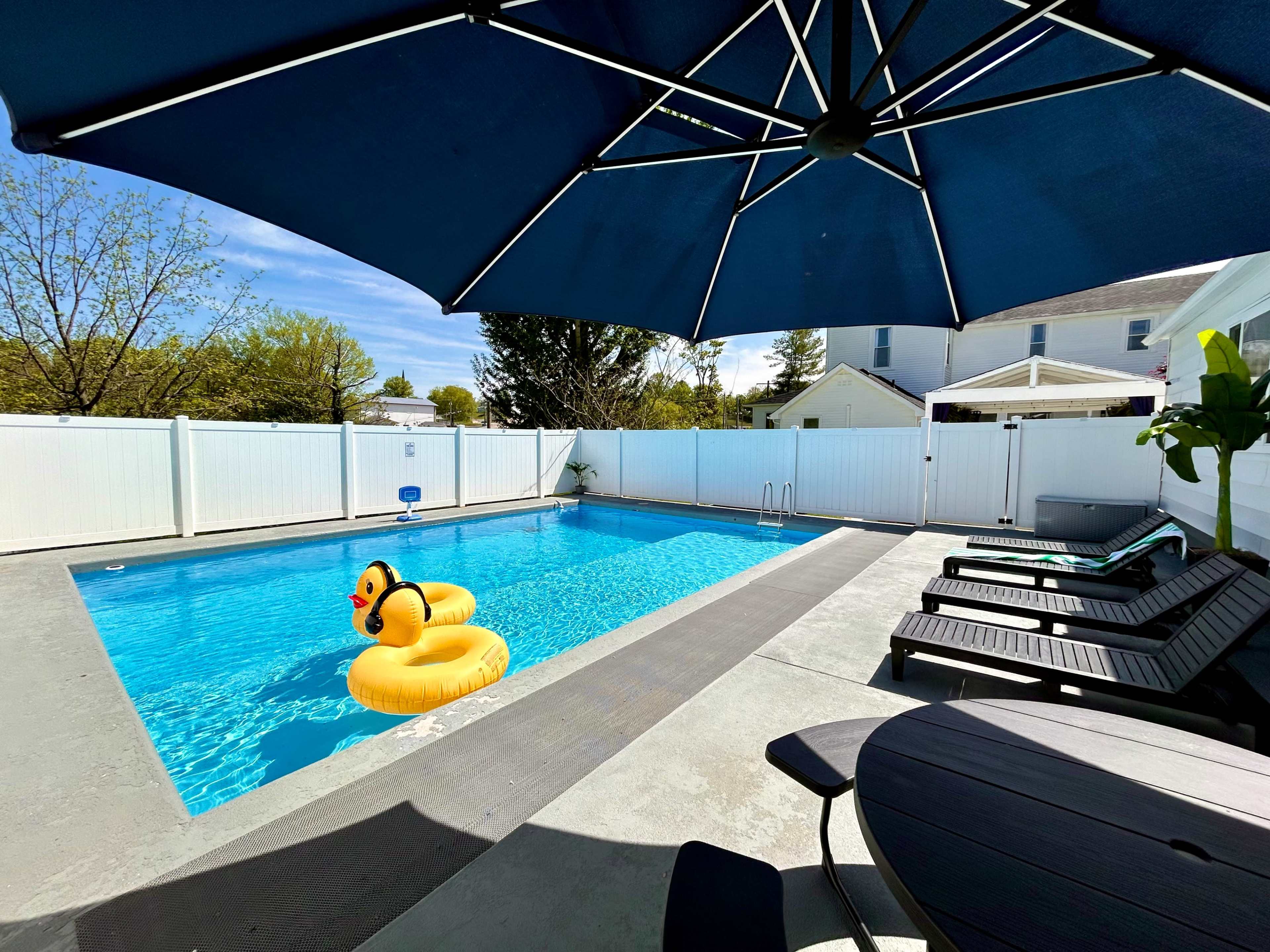 Historic Luxury Estate, Pool & Events, Sleeps 14 Image in Brandenburg, Brandenburg, KY