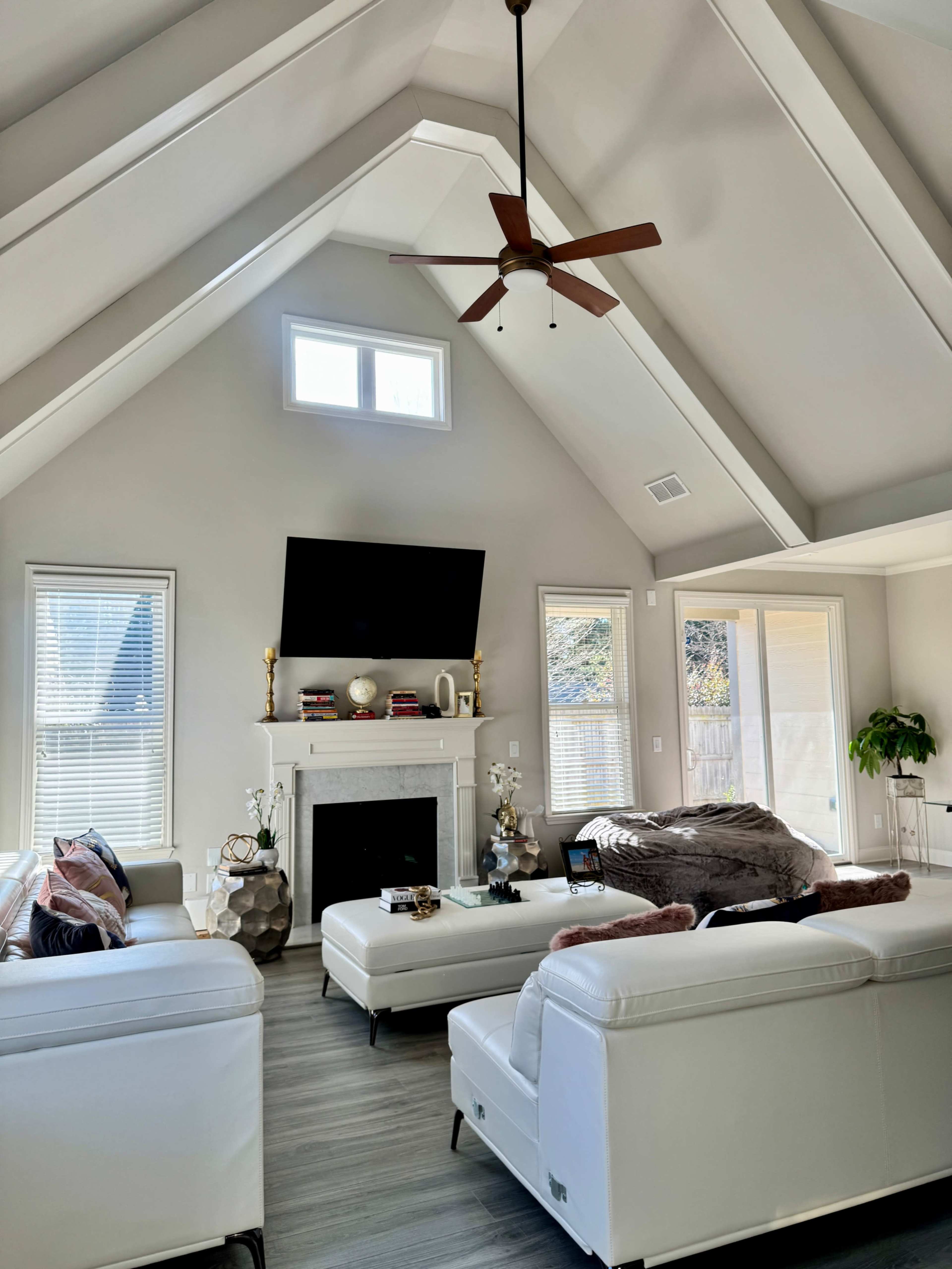 Modern Sun-Filled Loft with Vaulted Ceilings & Fire Place Image in , Marietta, GA