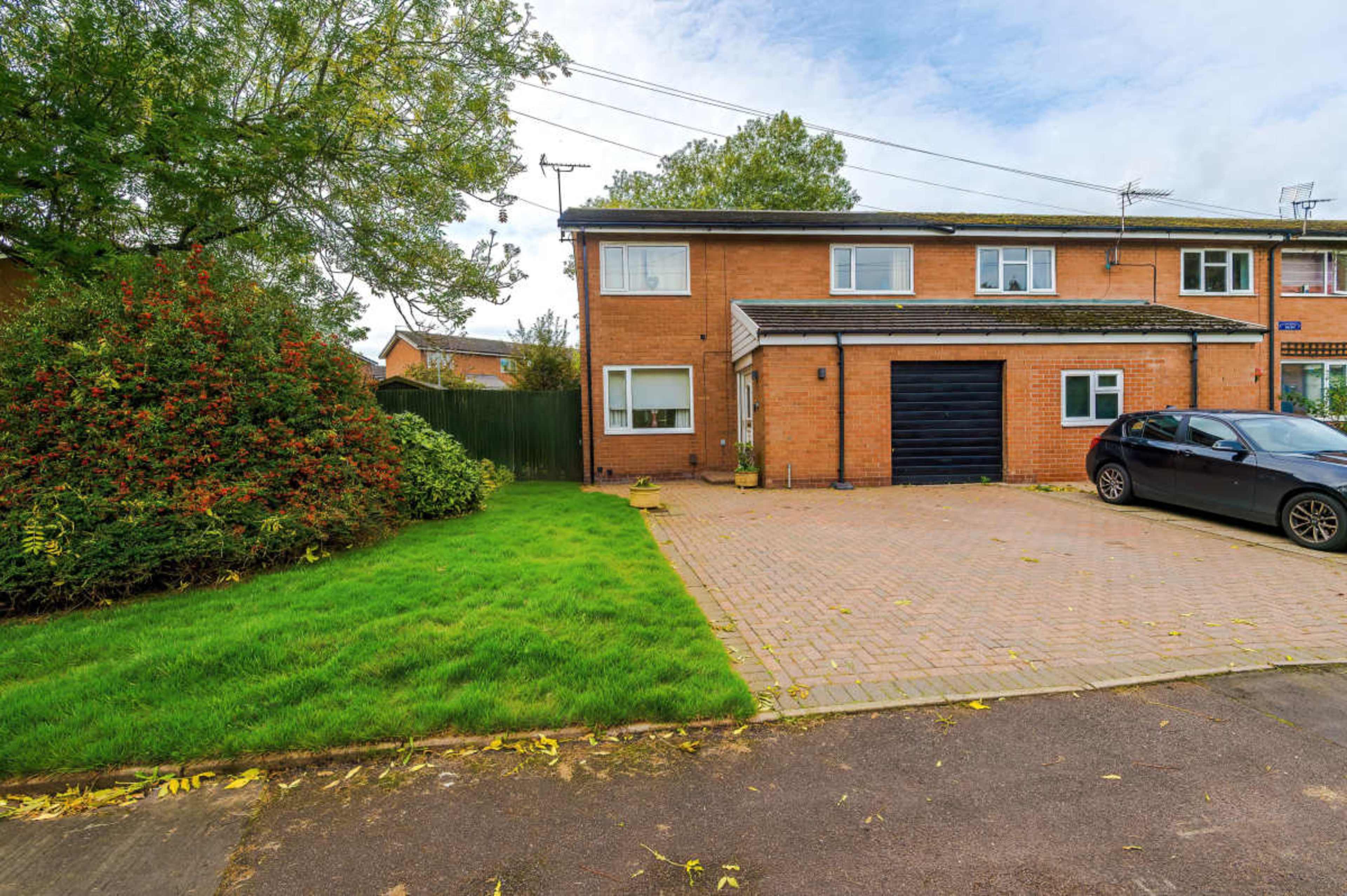 3 Bed House in Knutsford with Garden and Driveway Image in Knutsford, Knutsford, ENG