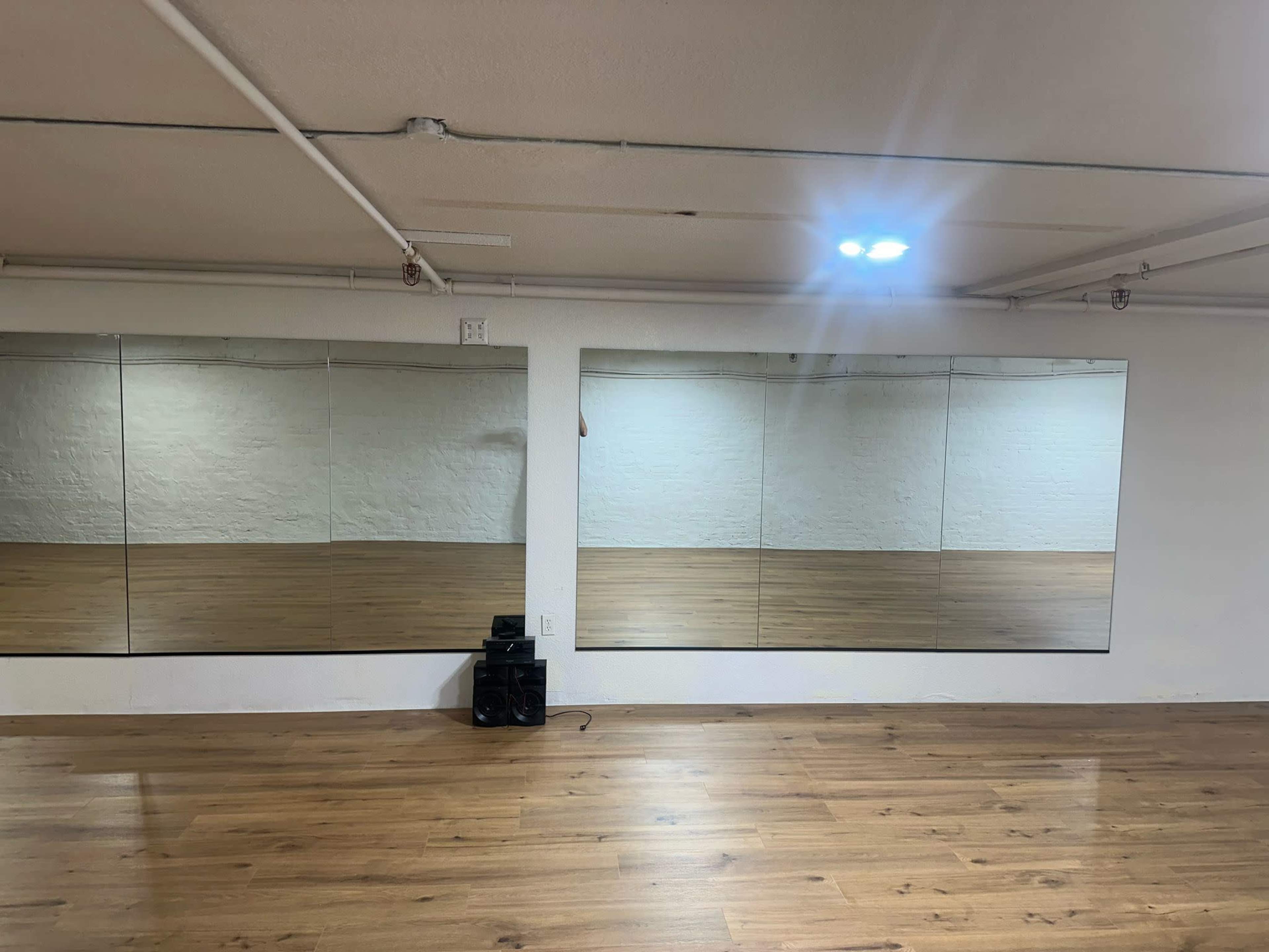 Big Rehersal Space Down Town San Francisco Image in Chinatown, San Francisco, CA