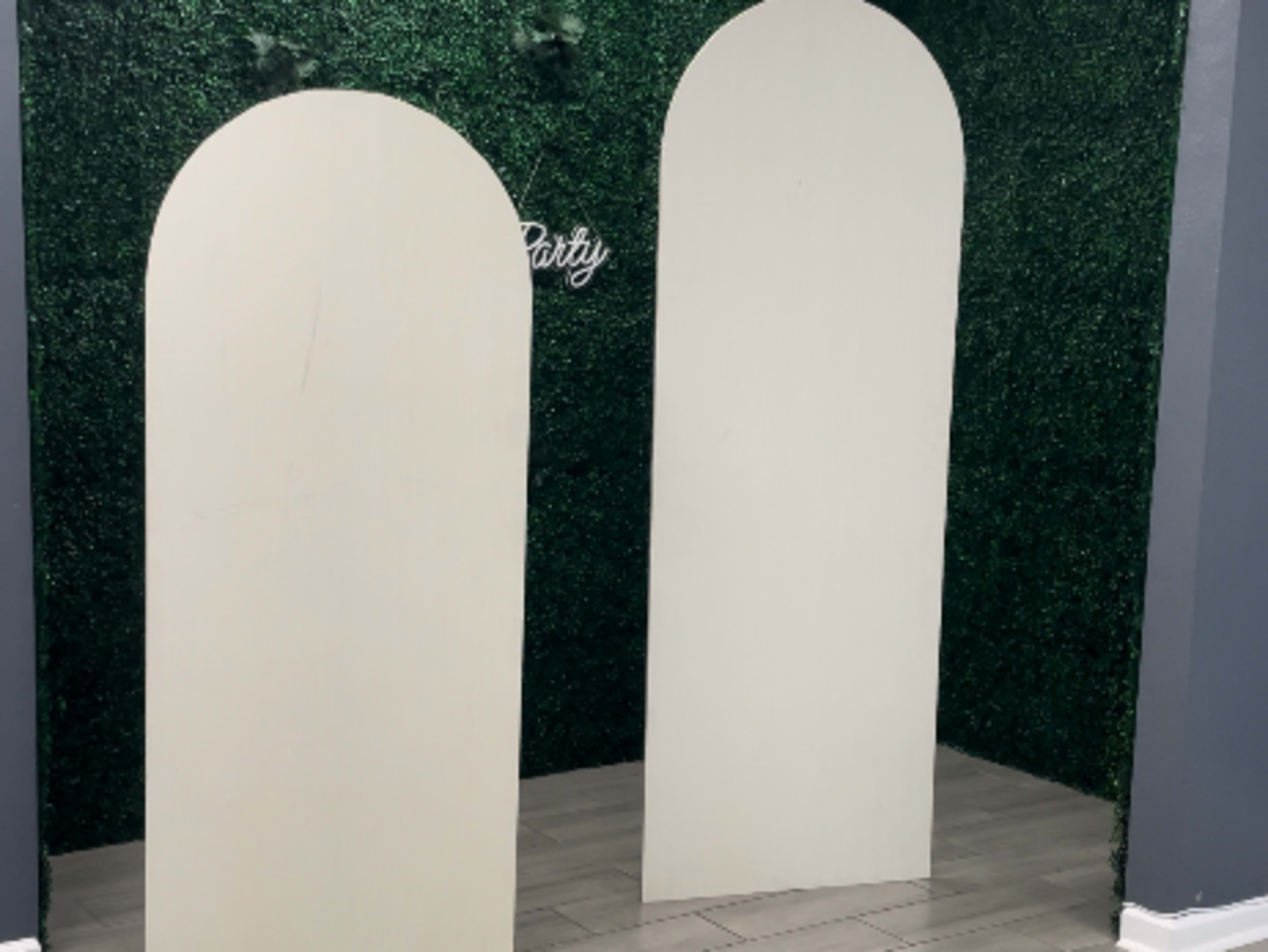 Arched Chiara Wall - 30in Wide