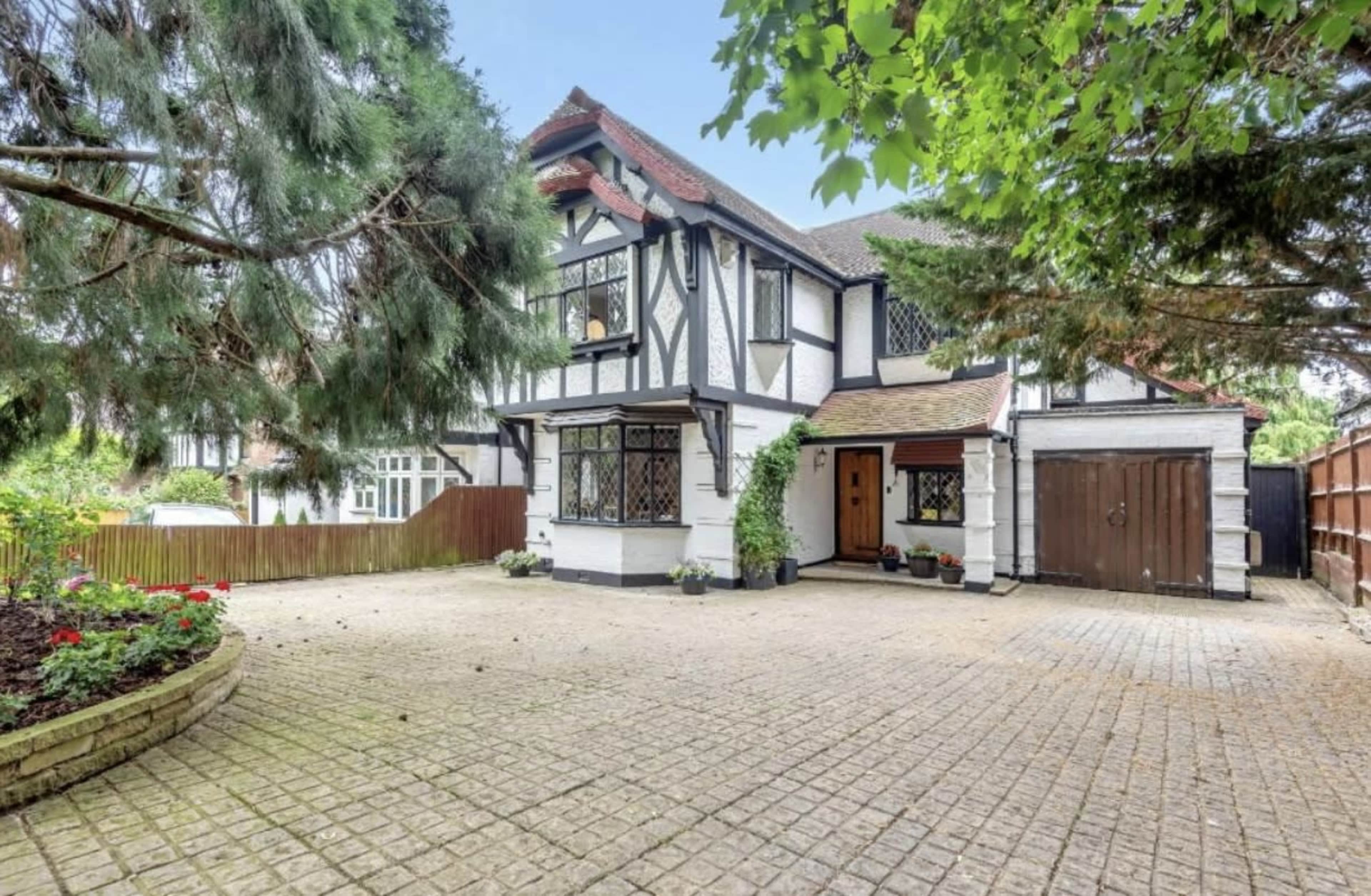 Elegant Tudor style Venue Image in Edgware, London, ENG