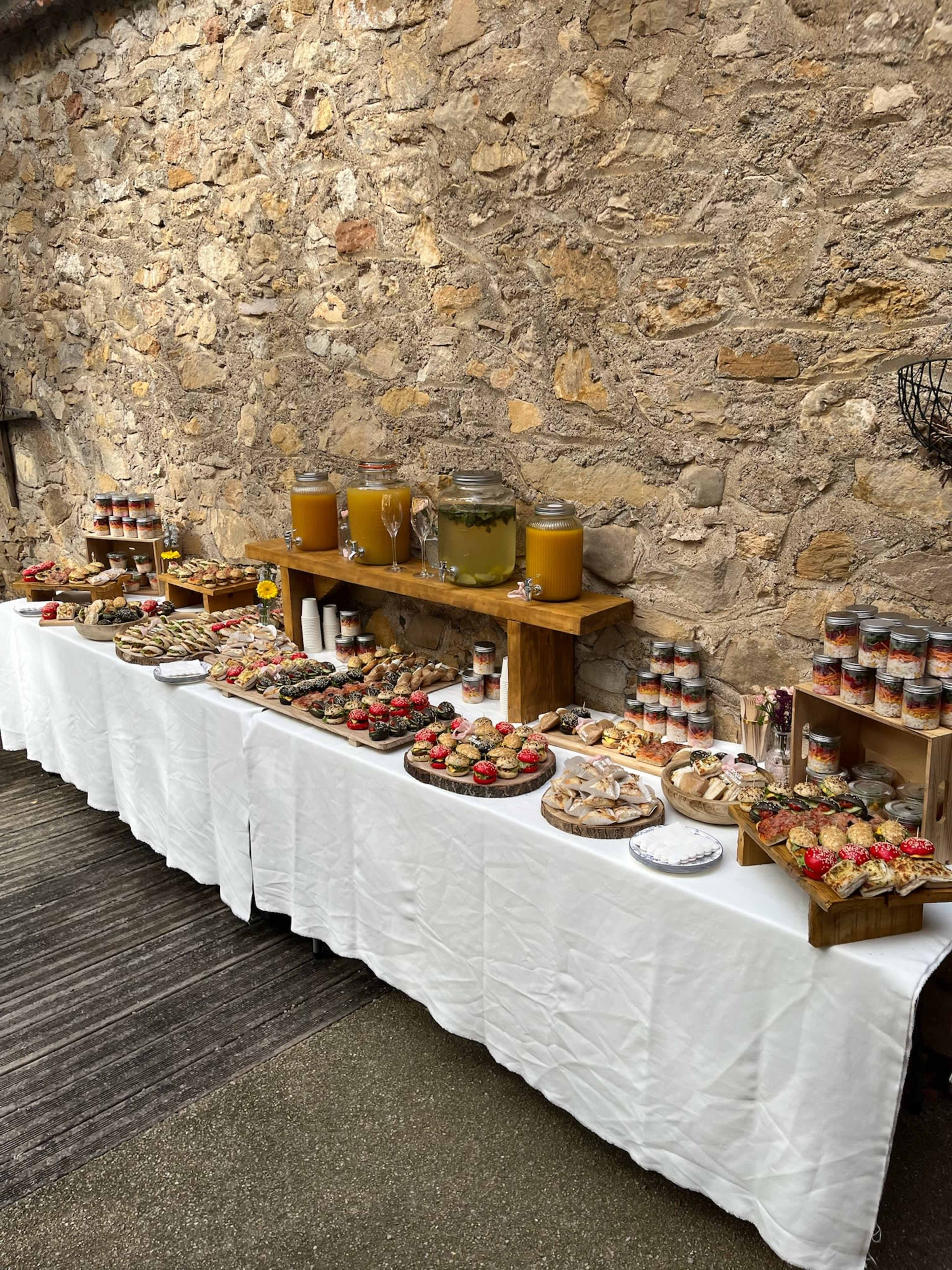 Ancien domaine viticole réhabilité en 5 appartements 4 & 5 étoiles Image in , FABREZAN