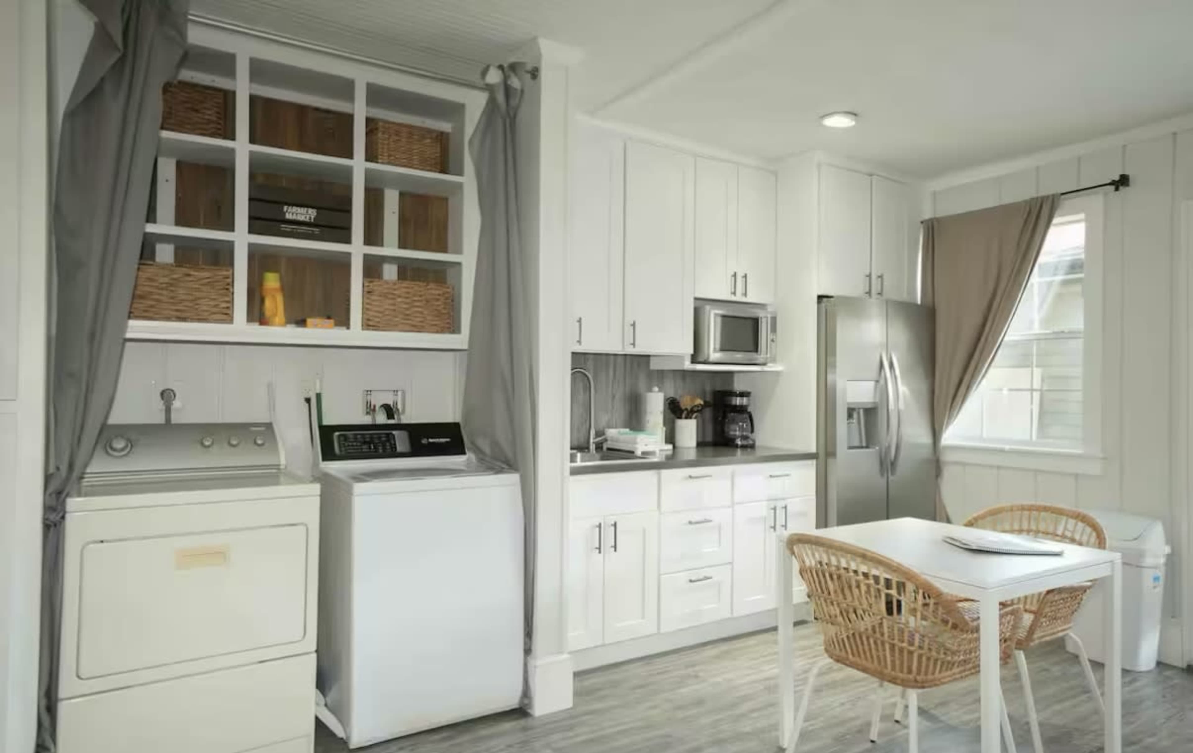 Bright and Spacious Tampa Heights Studio Image in Northwest Tampa, Tampa, FL