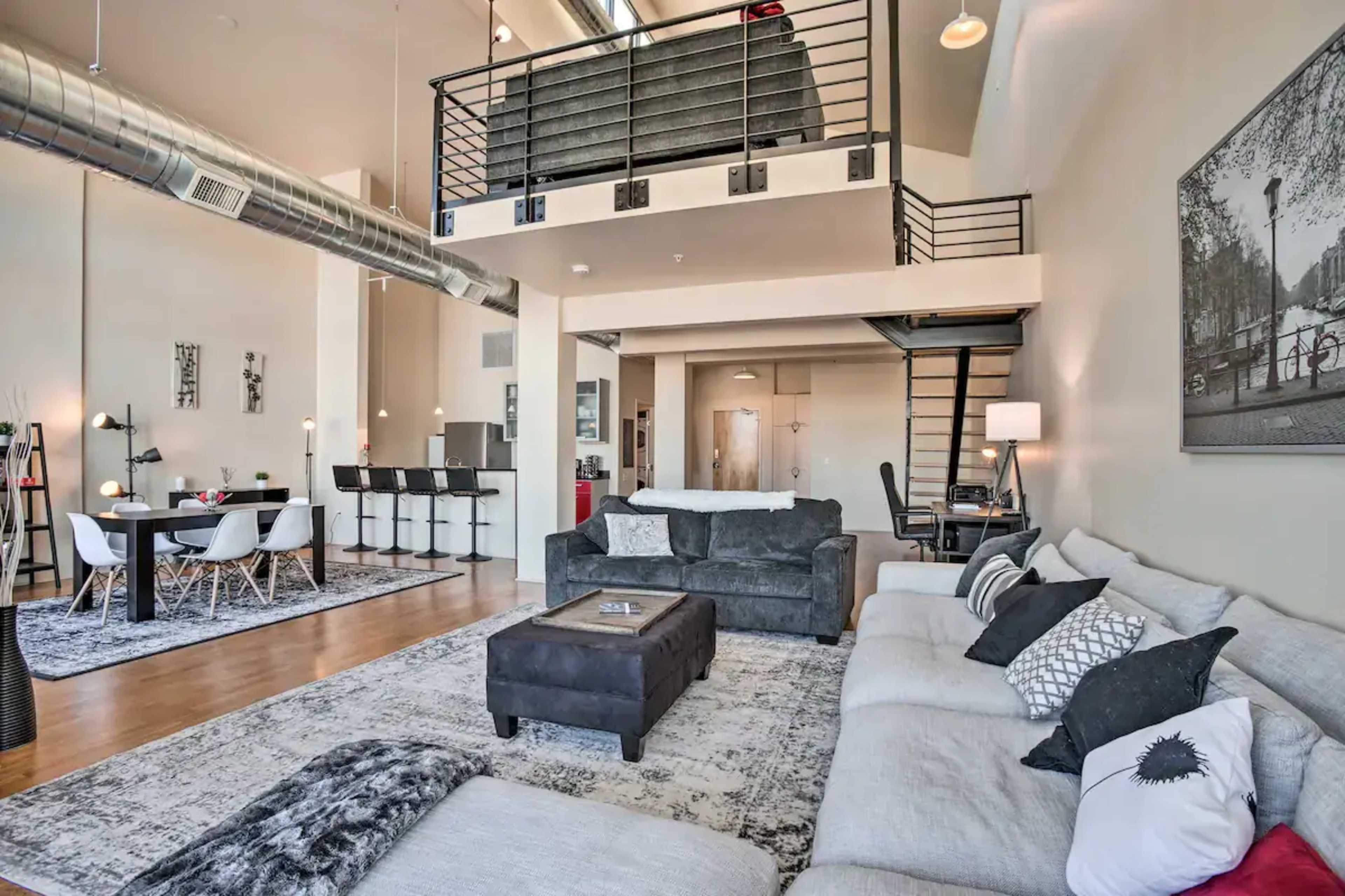 Downtown loft with high ceilings and tons of space Image in Five Points, Denver, CO