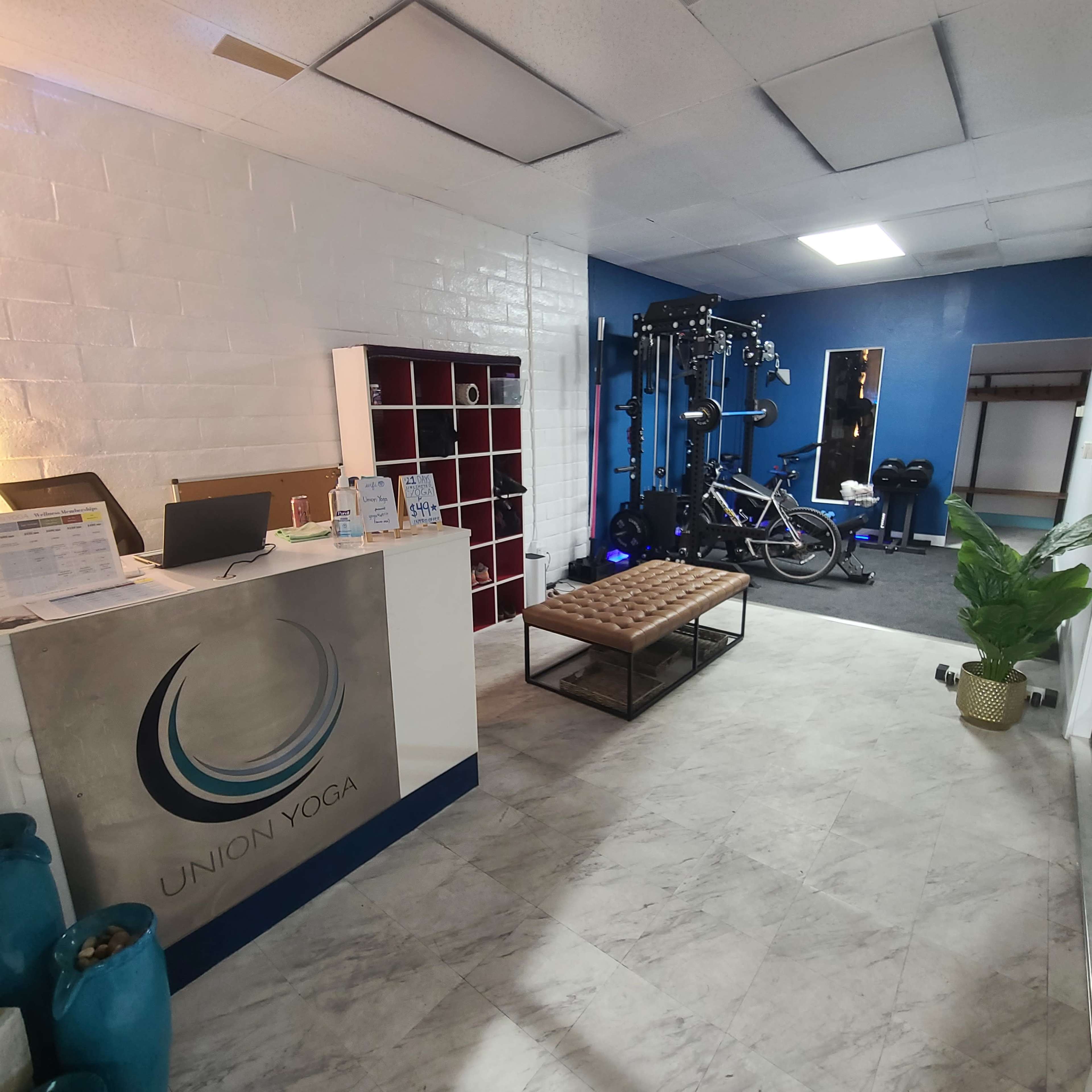 Beach Town Yoga Studio with giant parking lot and direct access to freeway. Image in Pacific Beach, San Diego, CA