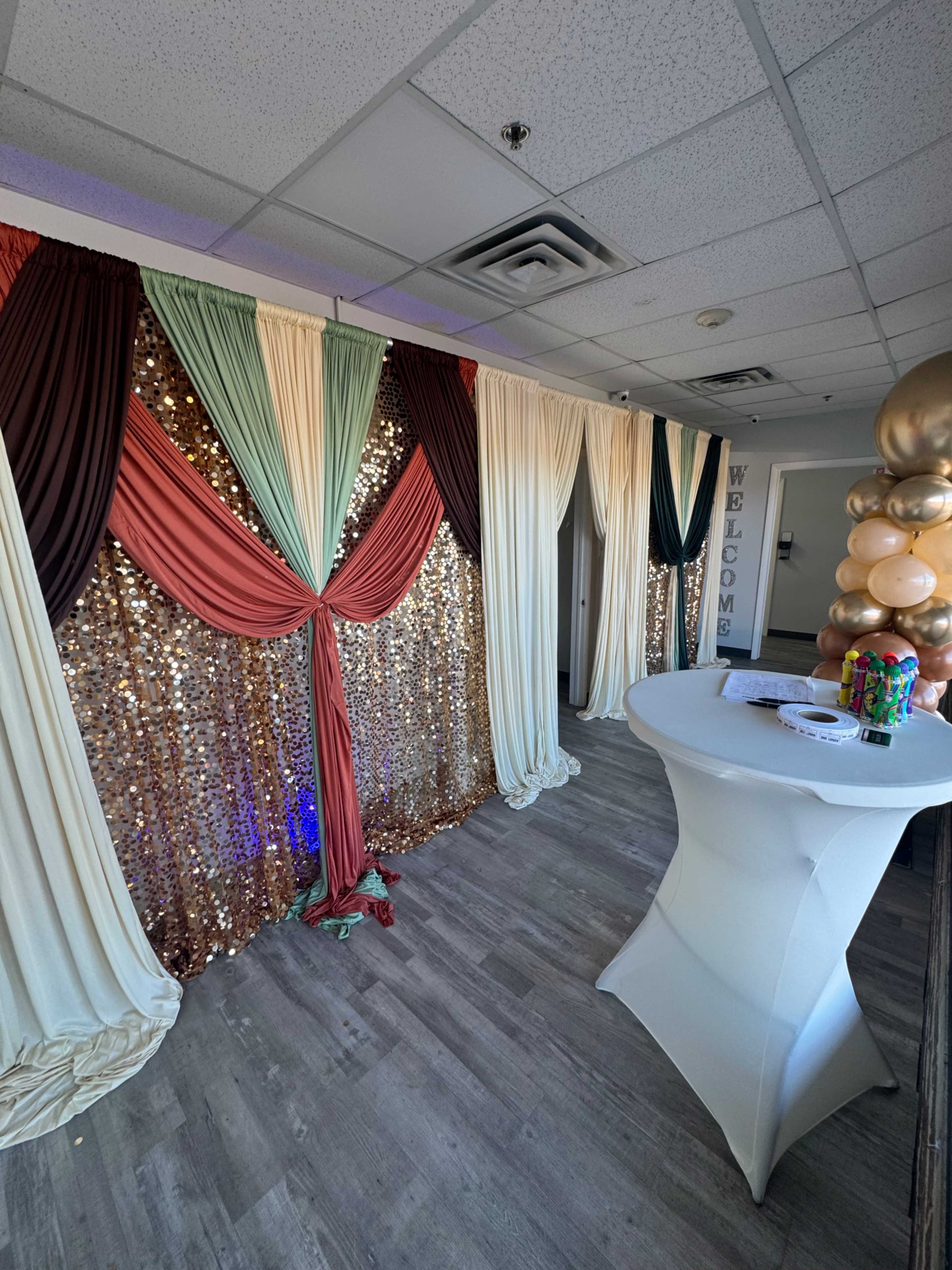 South Suburbs Elegant Cozy Space Image in Rich Township, Matteson, IL
