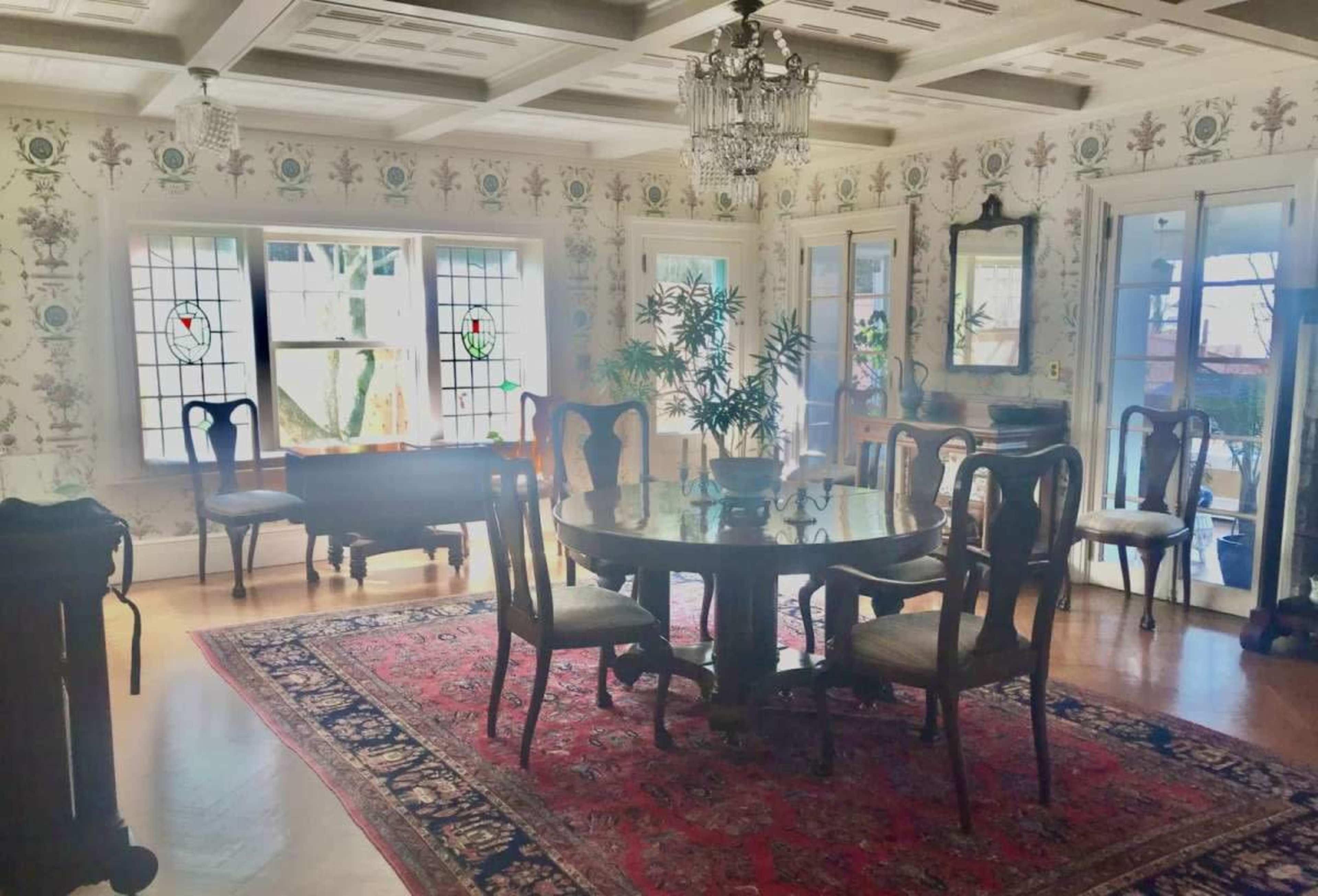 1907 Mediterranean on bay in Queens, architect McKim, Mead & White Image in Douglaston, Queens, NY