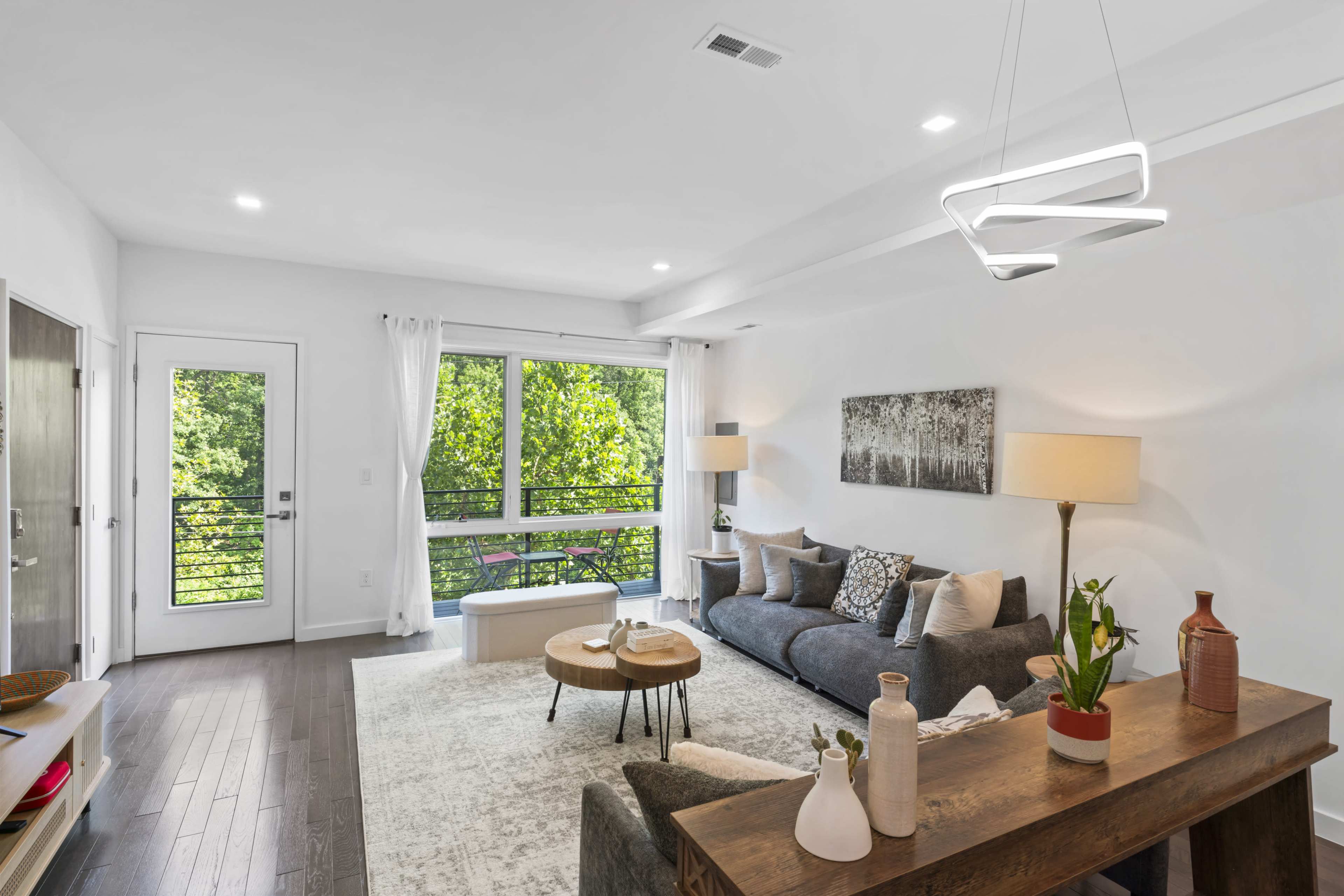 Fully furnished 3-bedroom apartment ideal for filming. Features stylish modern decor, natural light, spacious living areas, and a functional kitchen. Versatile layout perfect for a variety of scenes. Ready for cast and crew use. Image in Northeast Washington, Washington, DC