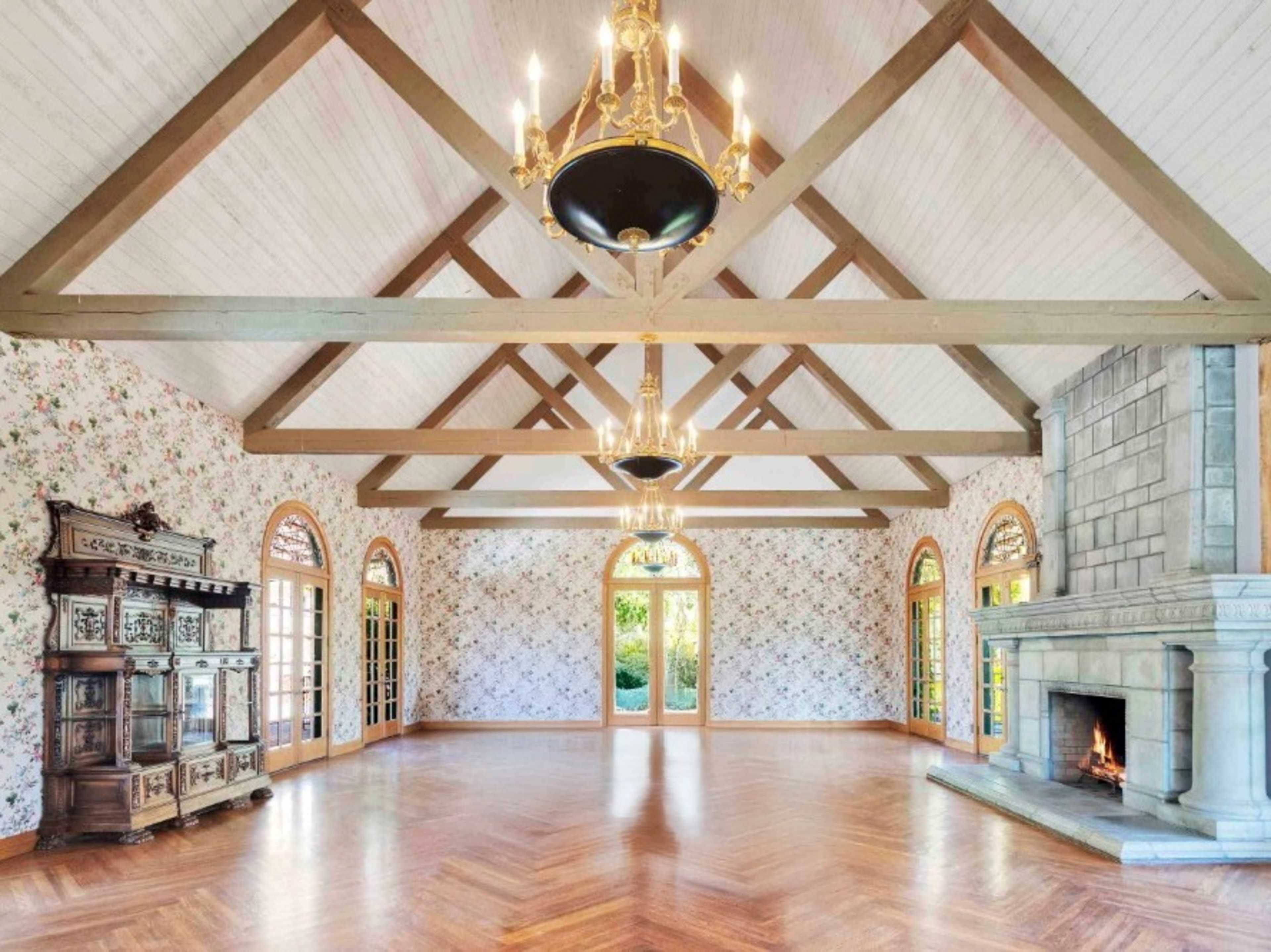 Ballroom Rental - Up to 4 hours