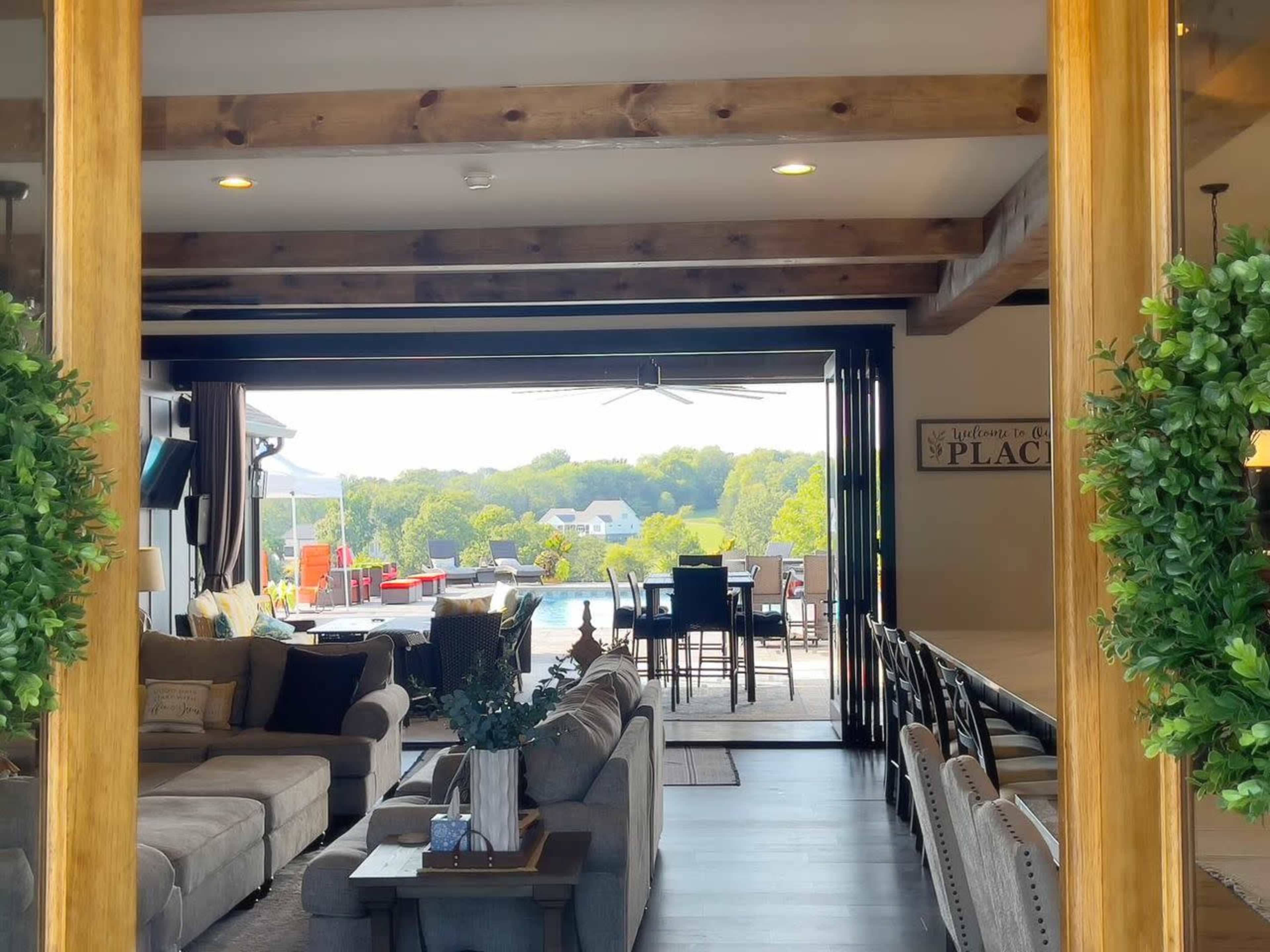 Versatile and Cozy Venue for Intimate Gatherings Image in , Mt Juliet, TN