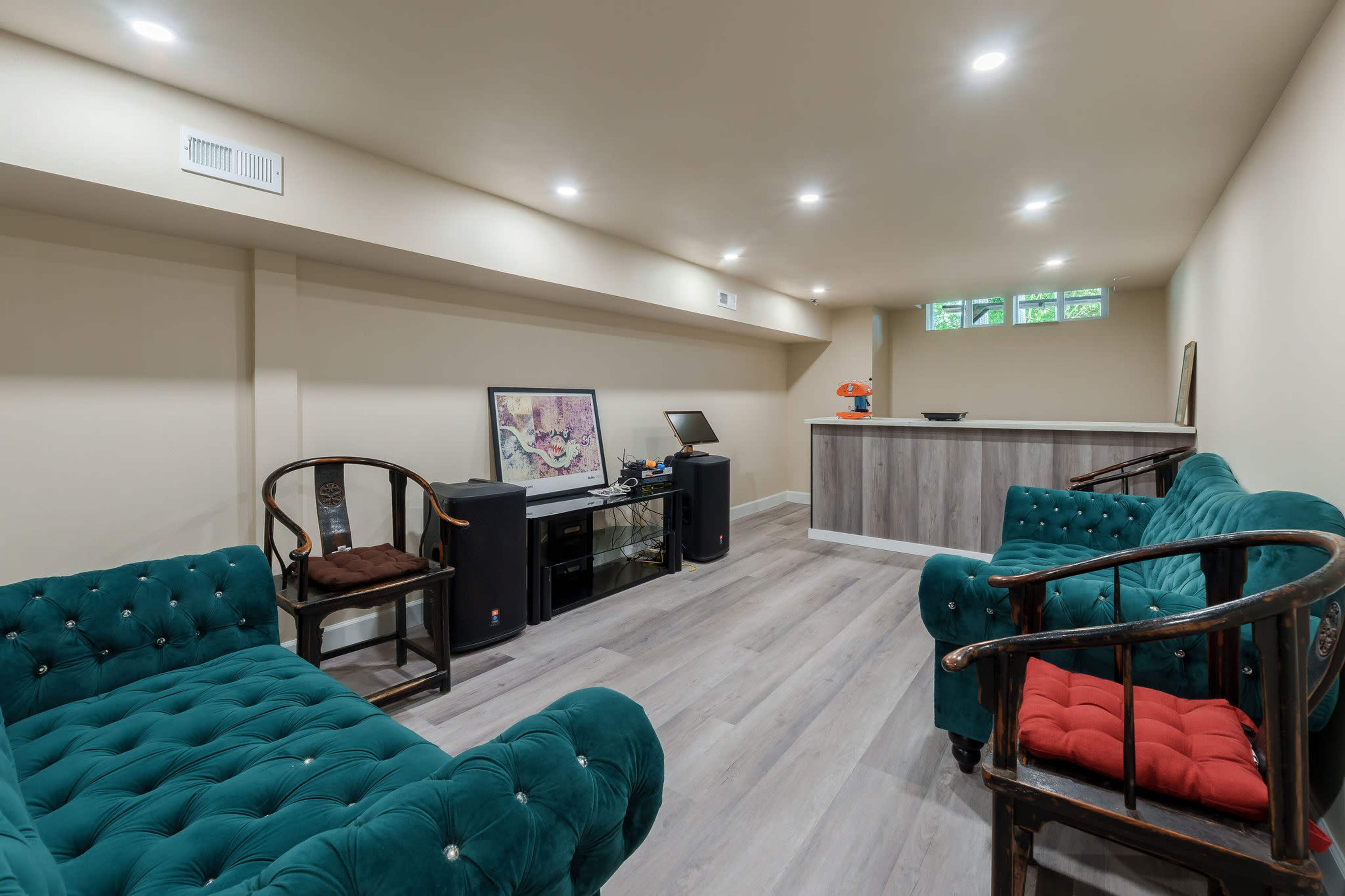 Spacious River front Beauty - New Build! Image in Oak Grove, Milwaukie, OR