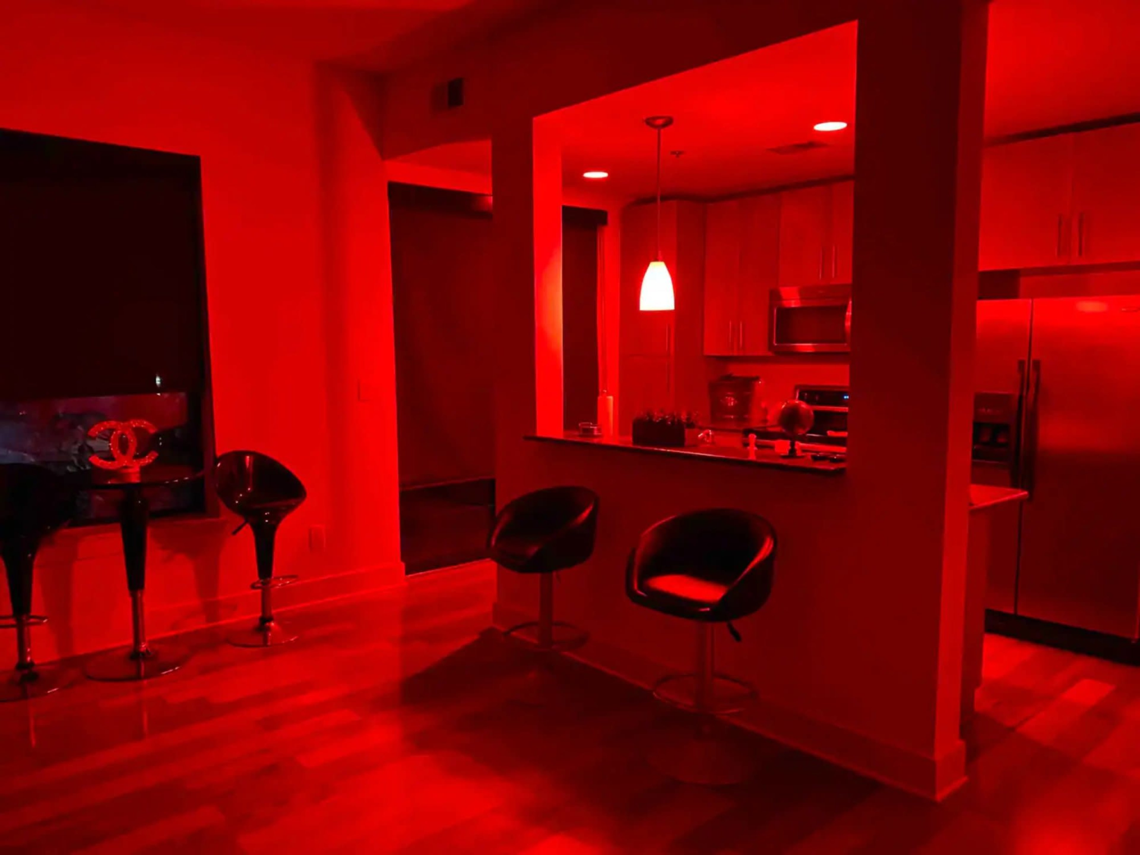 The Red Room *Cloud Ceilings* Patio & Bathroom TV* Image in Buckhead, Atlanta, GA