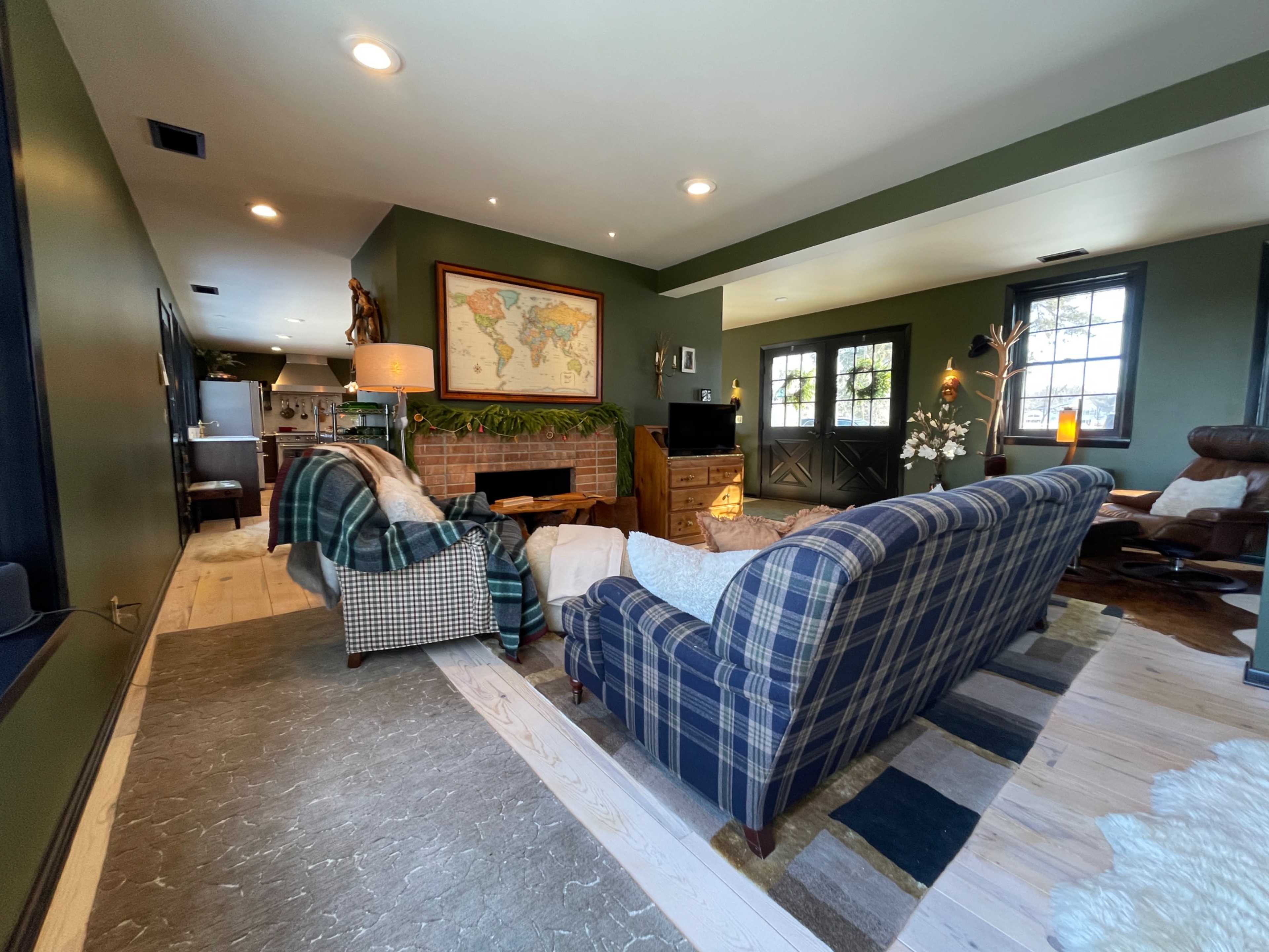 The Woodland Lounge Image in Chanhassen, Excelsior, MN