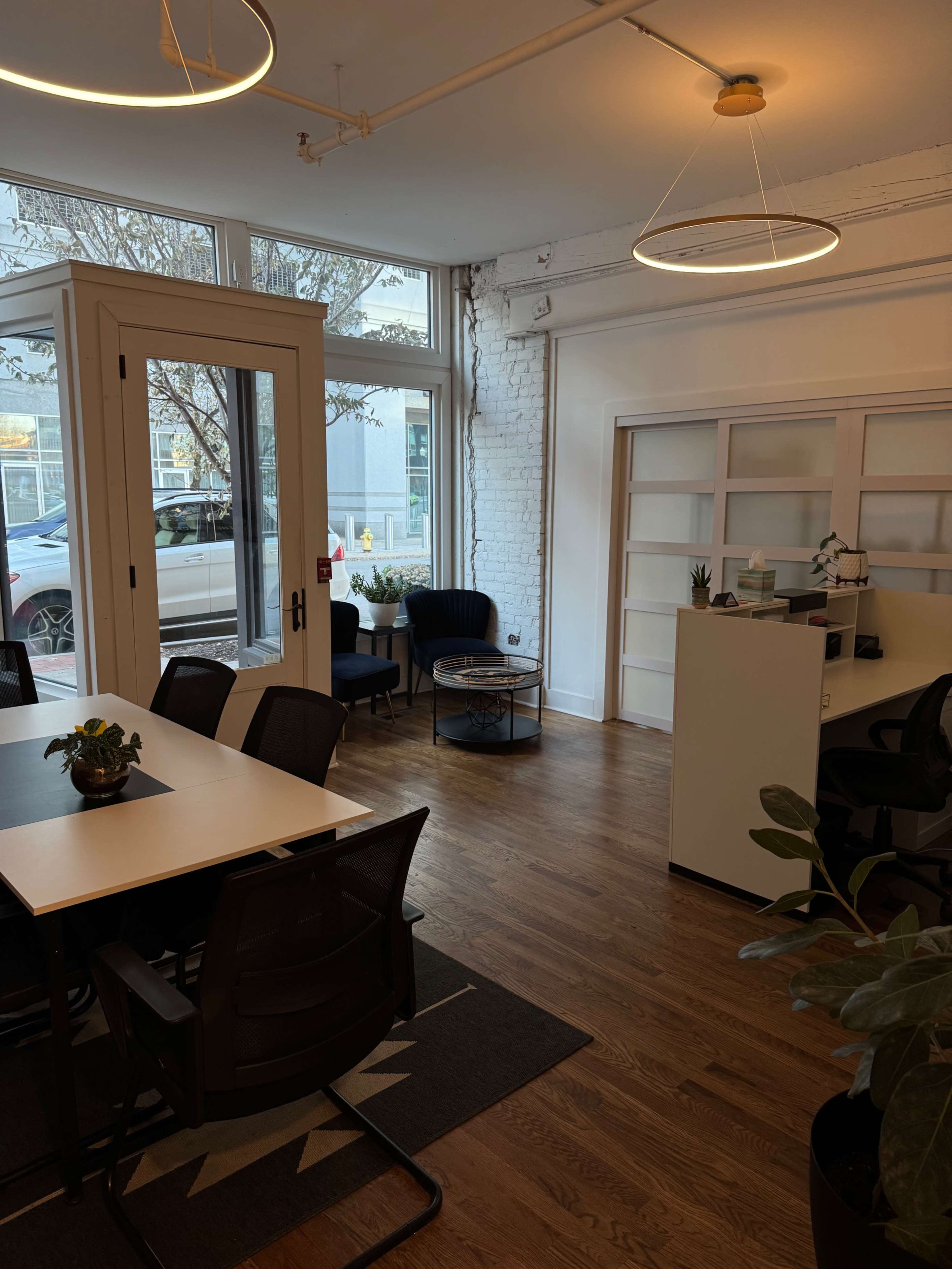 Modern Office/Conference Room Image in Covington, Covington, KY