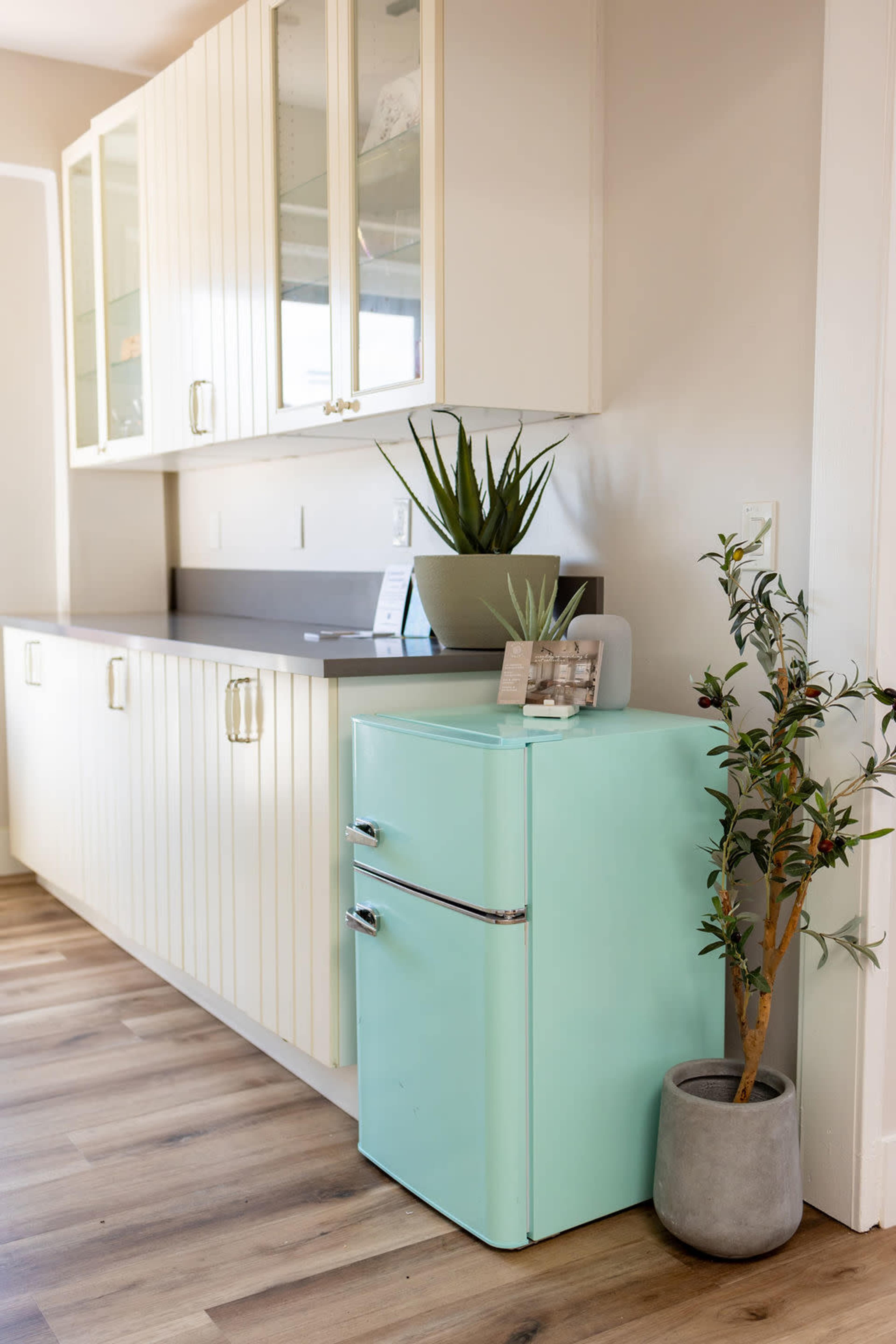 Bright & Airy Creative Studio by the Beach Image in Pacific Beach, Pacific Beach, CA