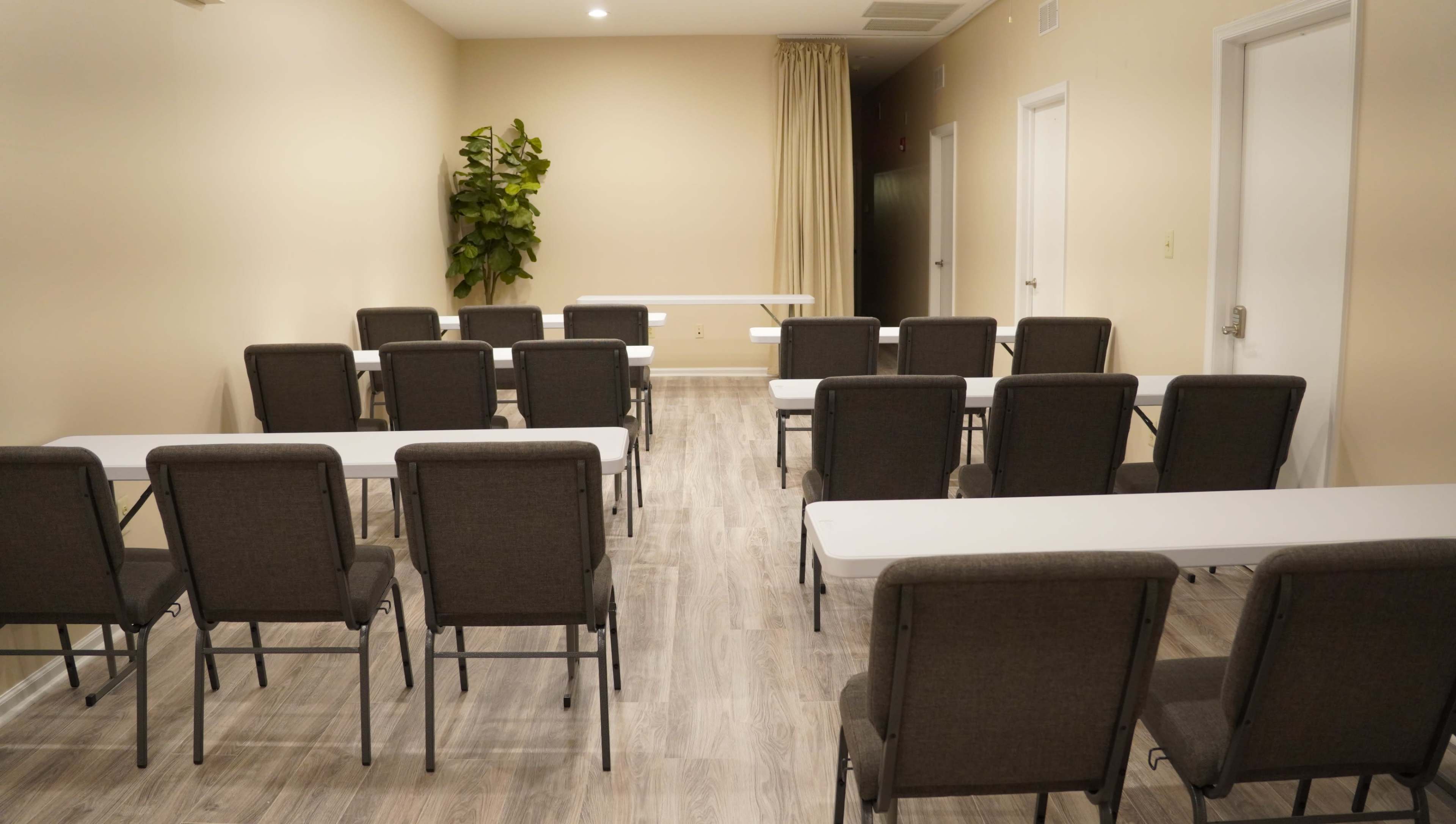 Small-group Meeting Space Image in Middletown Township, Levittown, PA