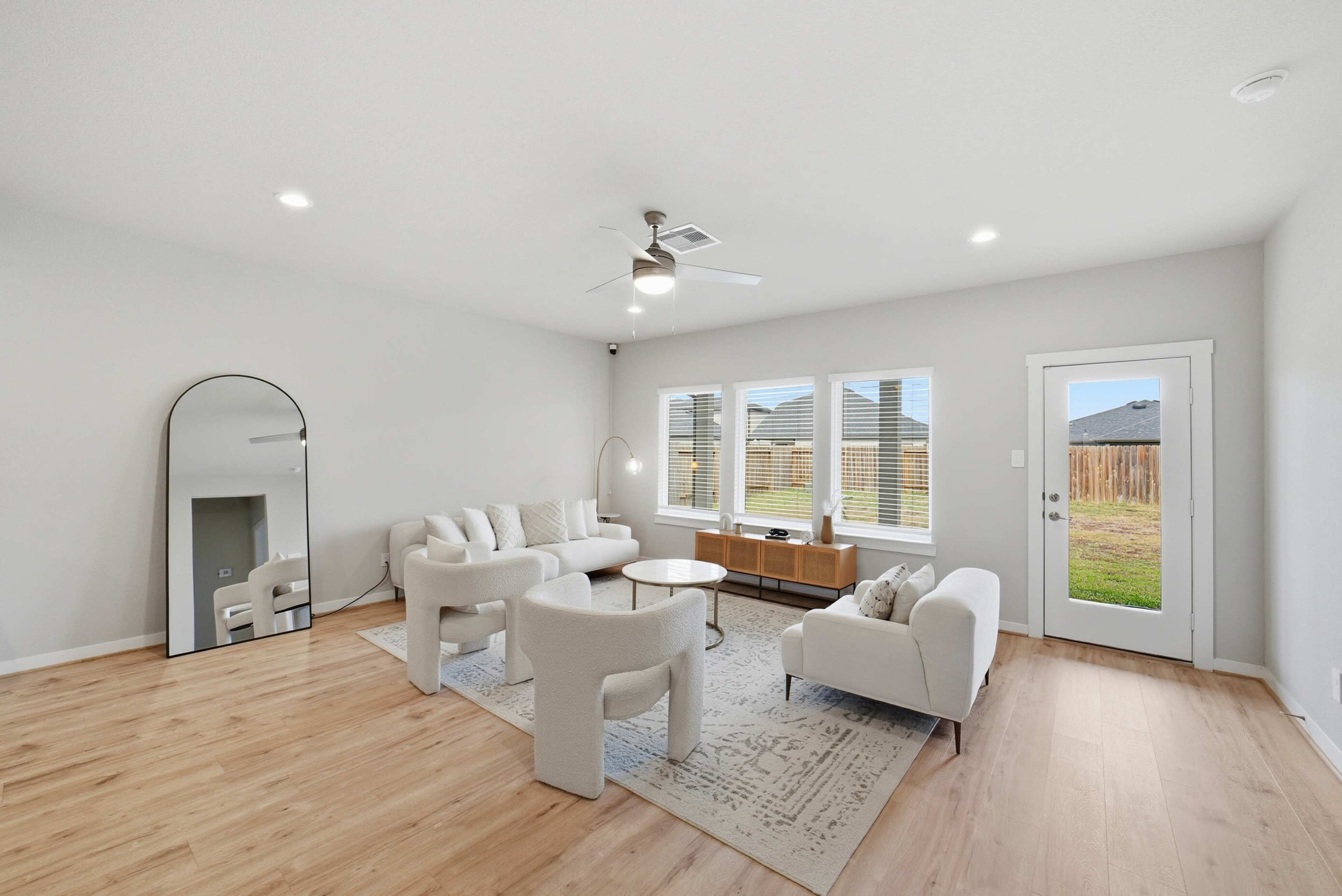 Charming & Spacious Single-Family Home with Abundant Natural Light in Katy/Fulshear Image in , Katy, TX