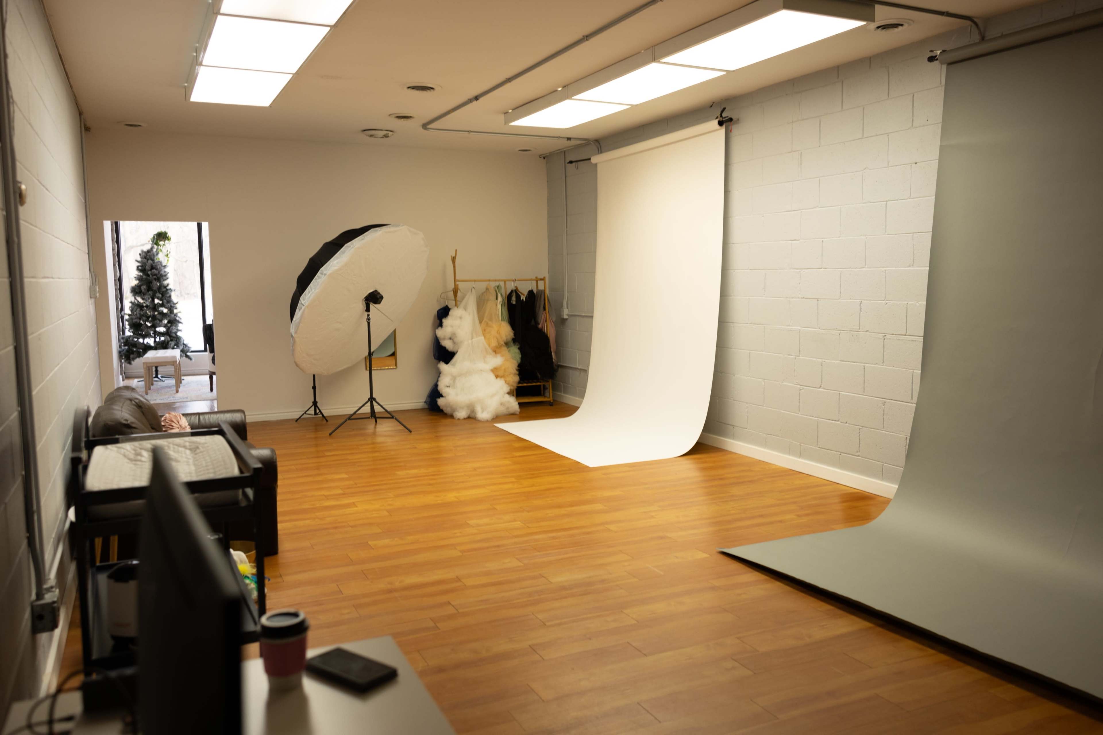 Suburbian Commercial Photography Studio Image in Maine Township, Des Plaines, IL