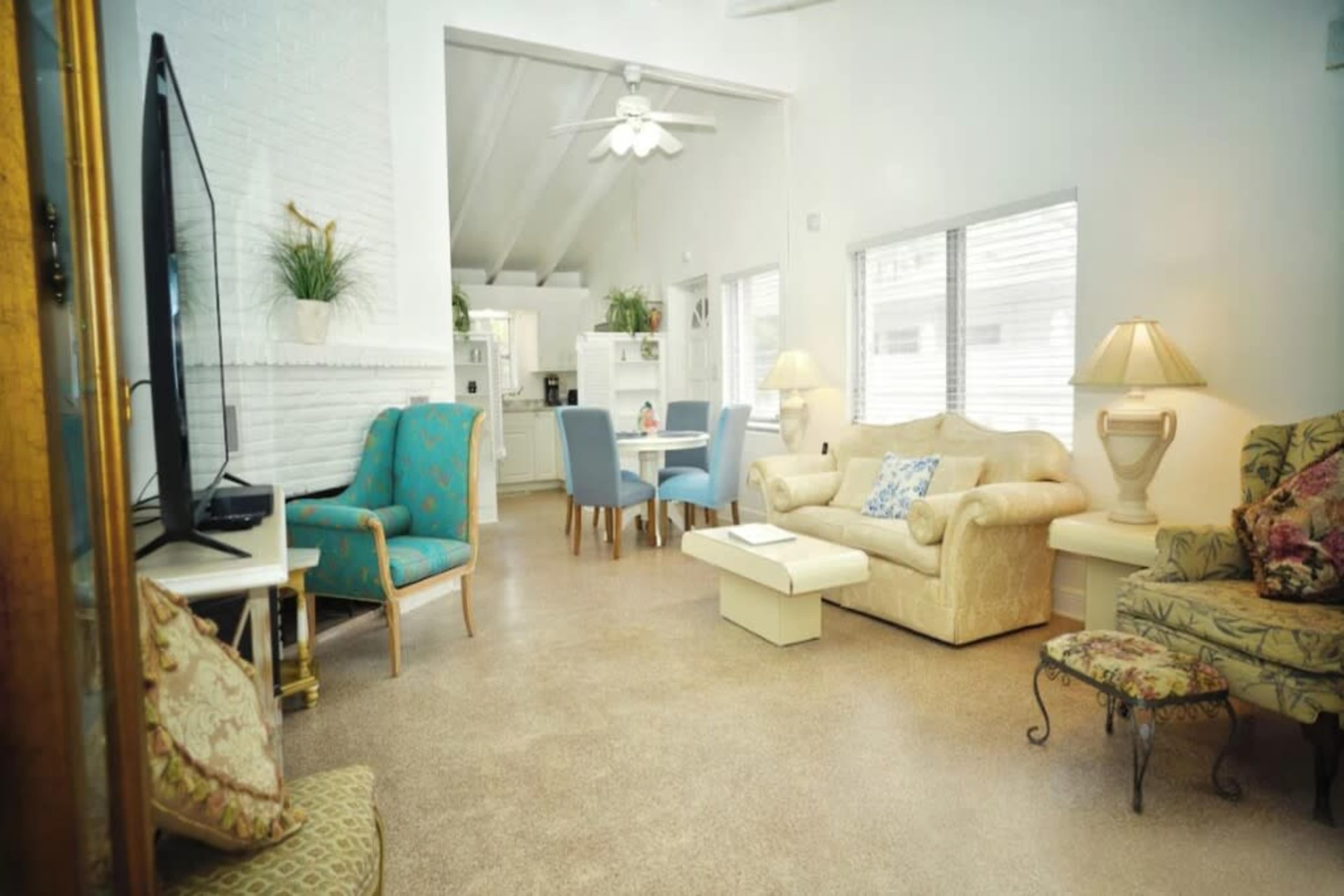 Beachside Cottage, direct Ocean Access Image in Lauderdale Beach, Fort Lauderdale, FL