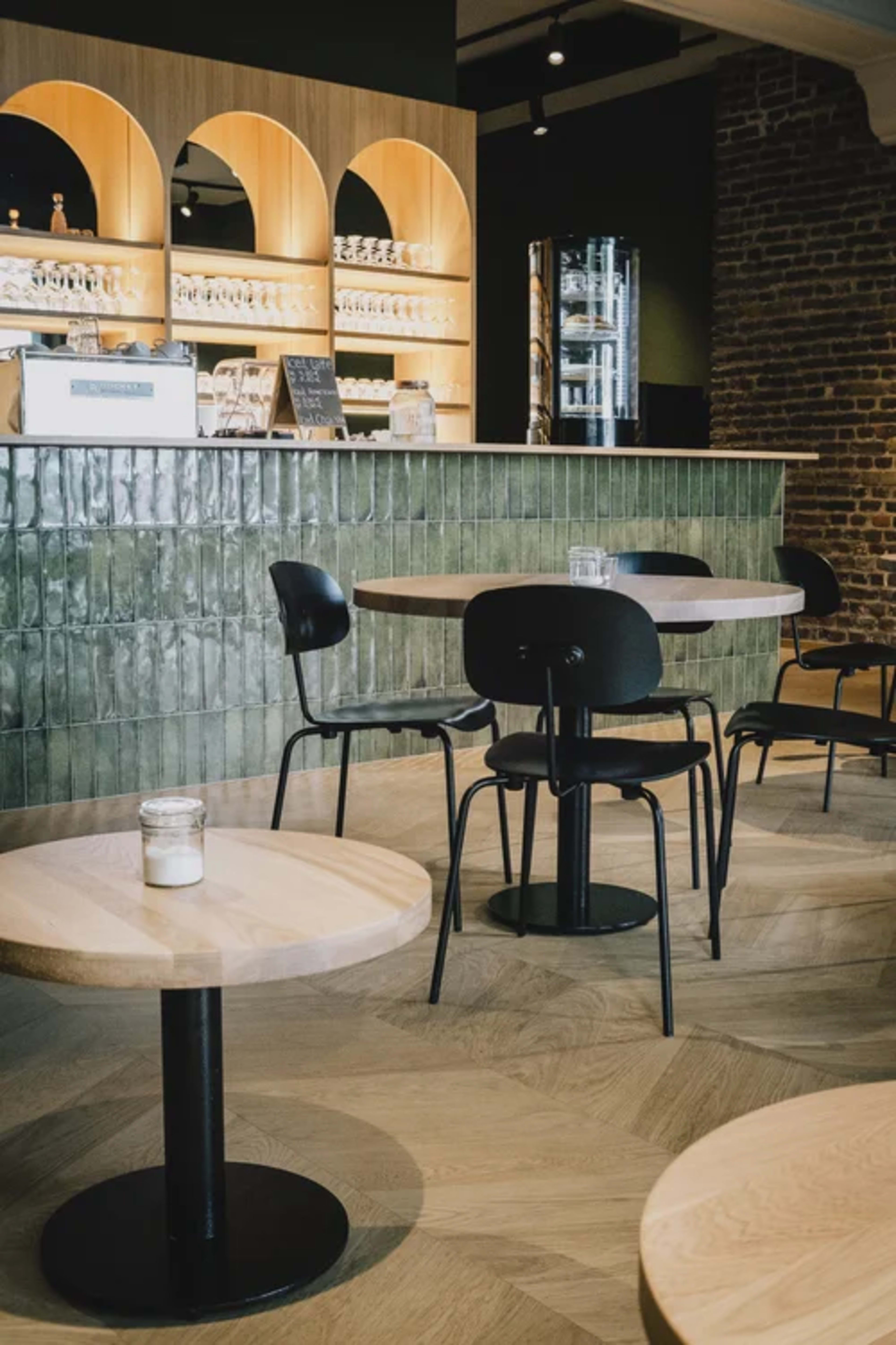 Industriesaal am Hafen mit 10 m Deckenhöhe und Backstein Image in Ruhrort, Duisburg