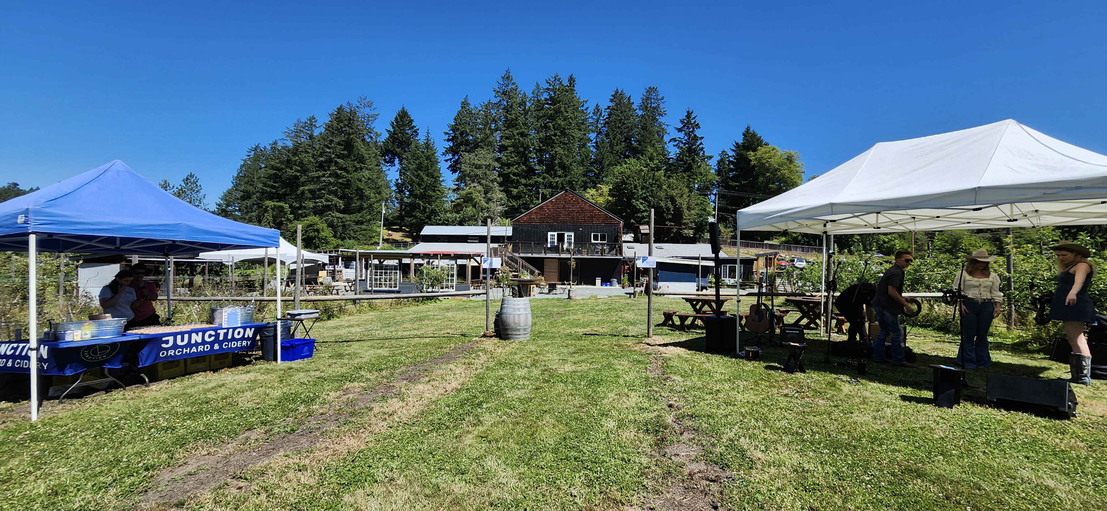 Rustic 8 acre cider farm Image in Saanich, Victoria, BC