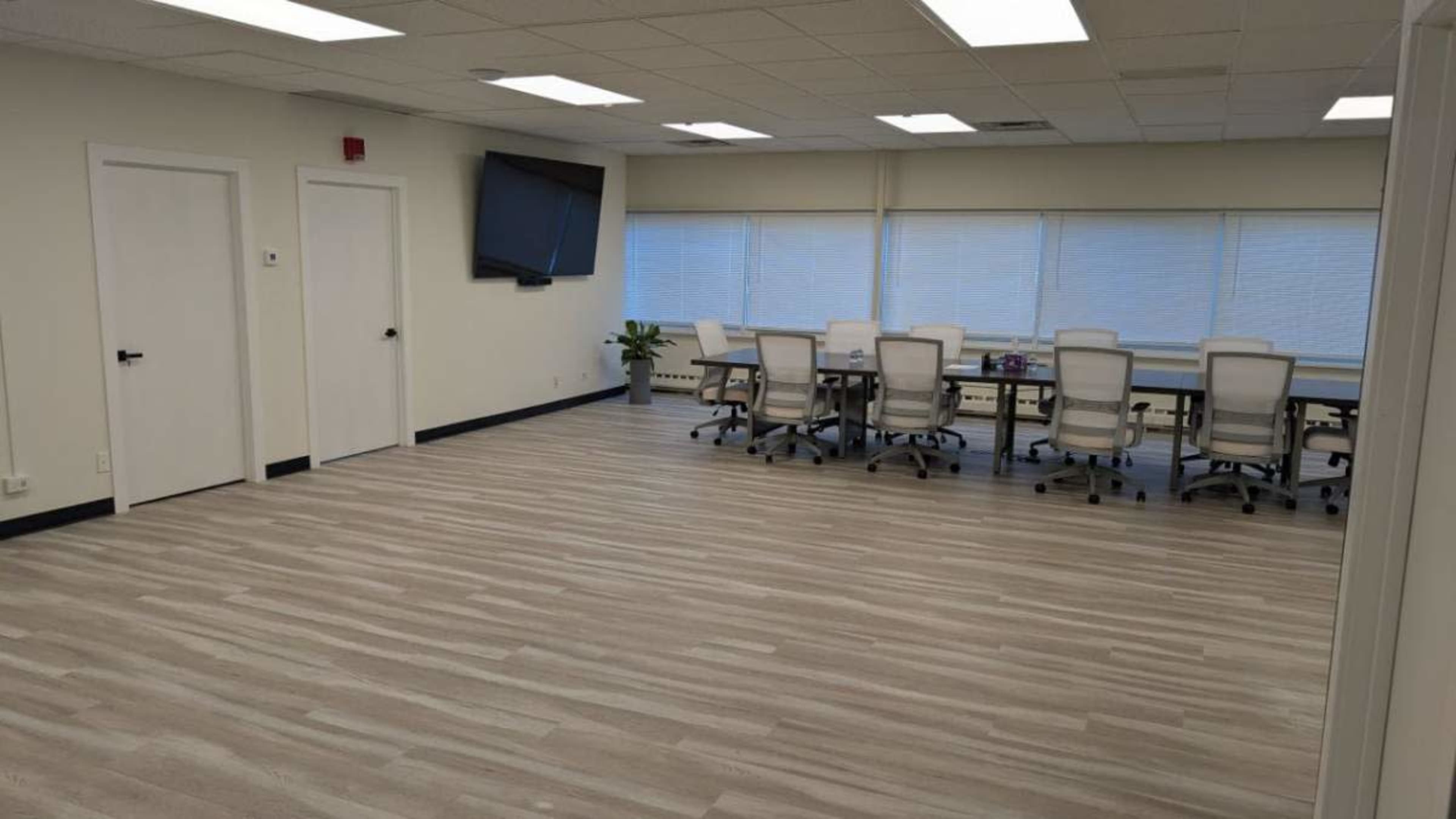 Office Space with conference and main desk Image in York Township, Lombard, IL