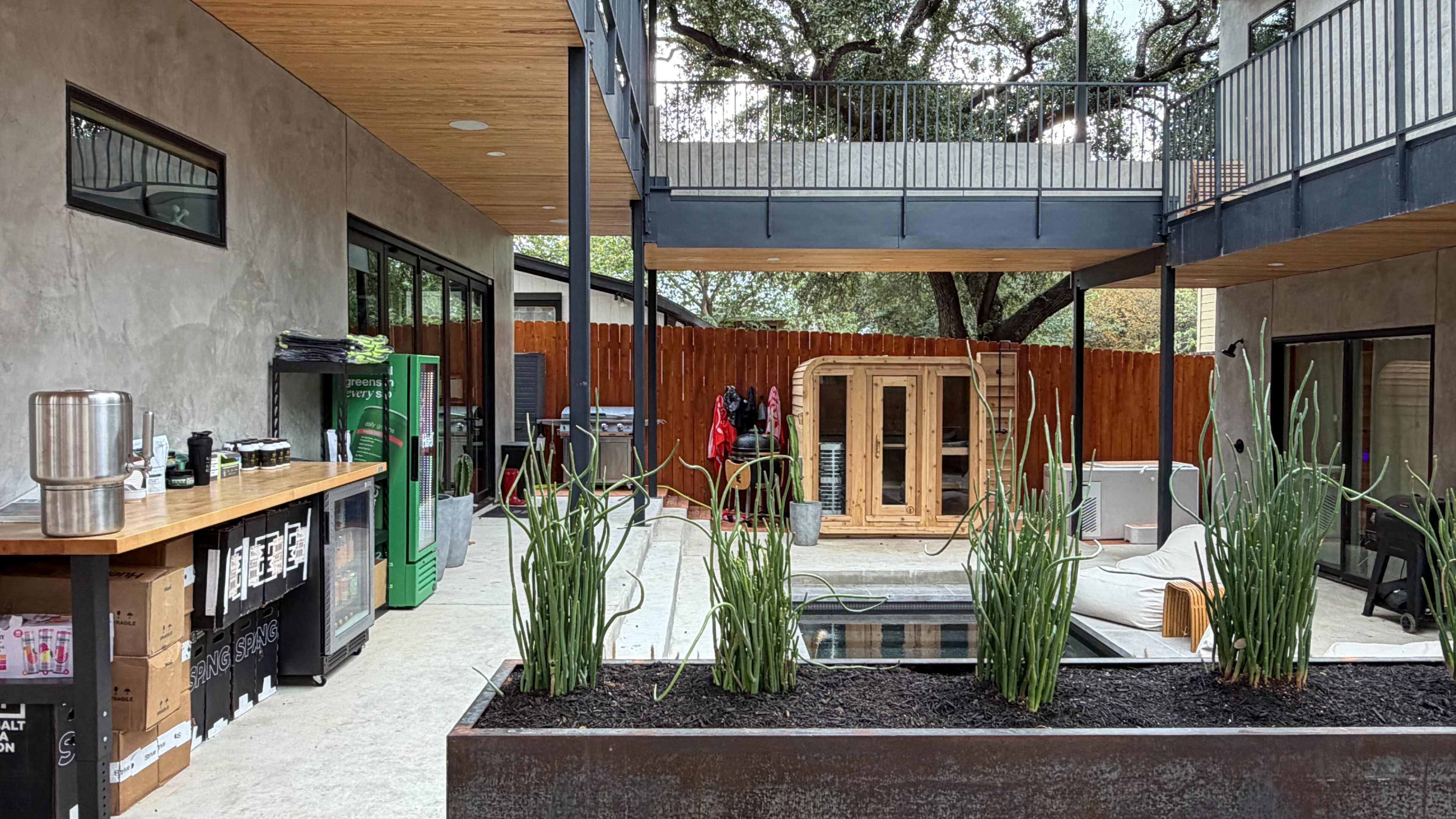 Modern Urban House with Rooftop Austin City Skyline Views Image in Rosewood, Austin, TX