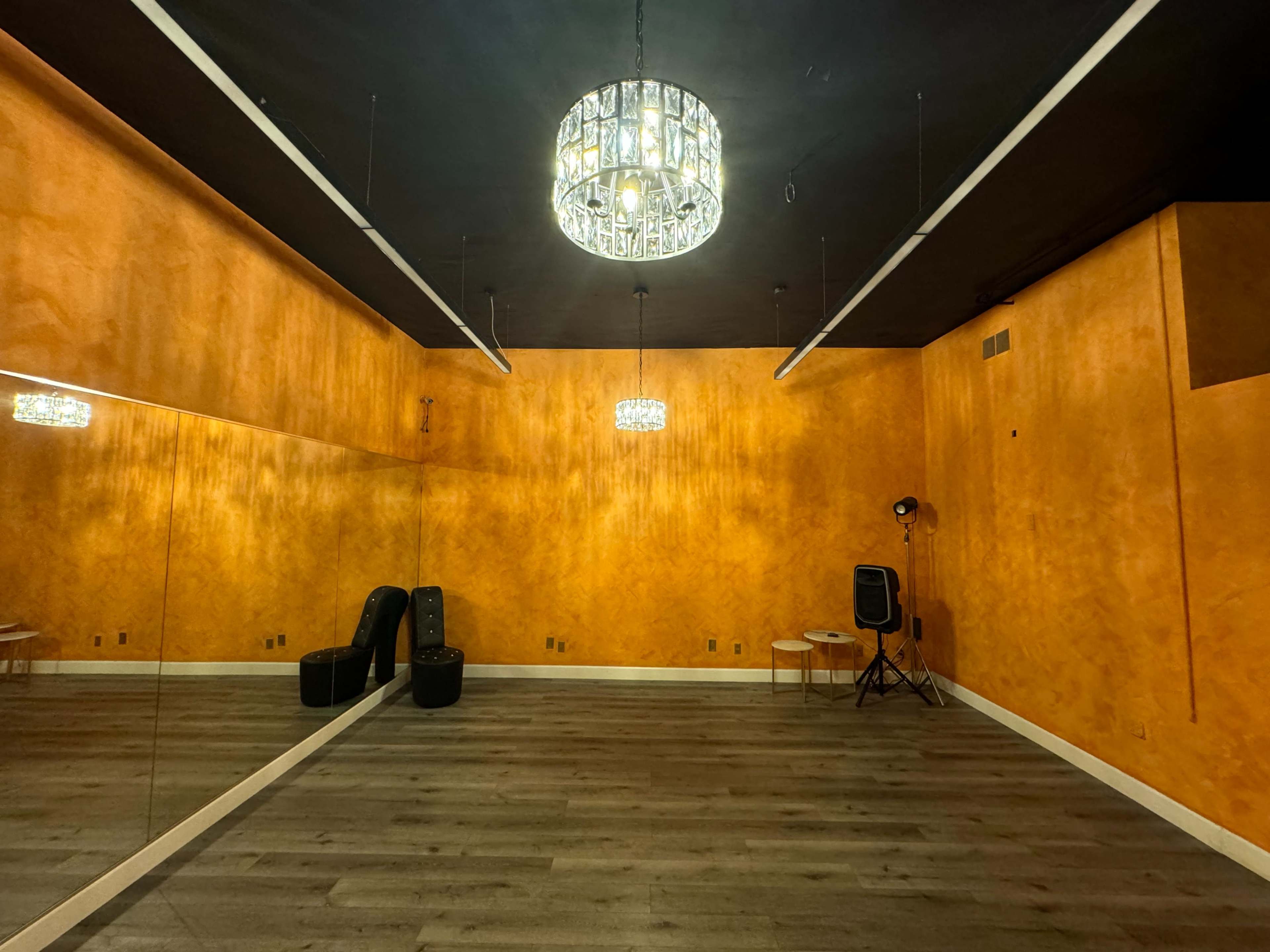 Boutique Rehearsal Studio in Burbank | Moody Creative Space Image in Burbank, Burbank, CA