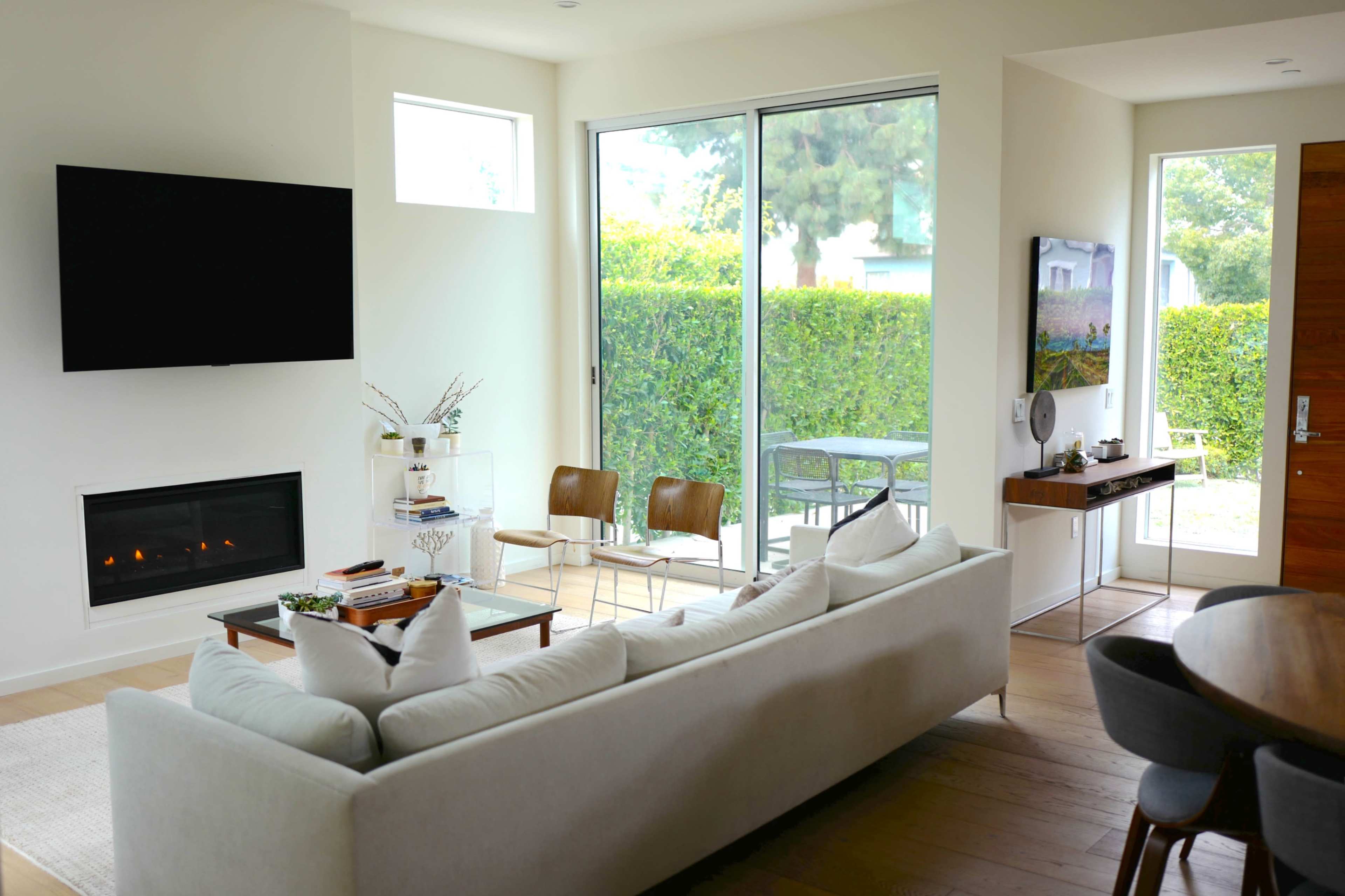 Contemporary Culver City Home with Chef’s Kitchen – Perfect for Filming and Content Creation Image in Carlson Park, Culver City, CA