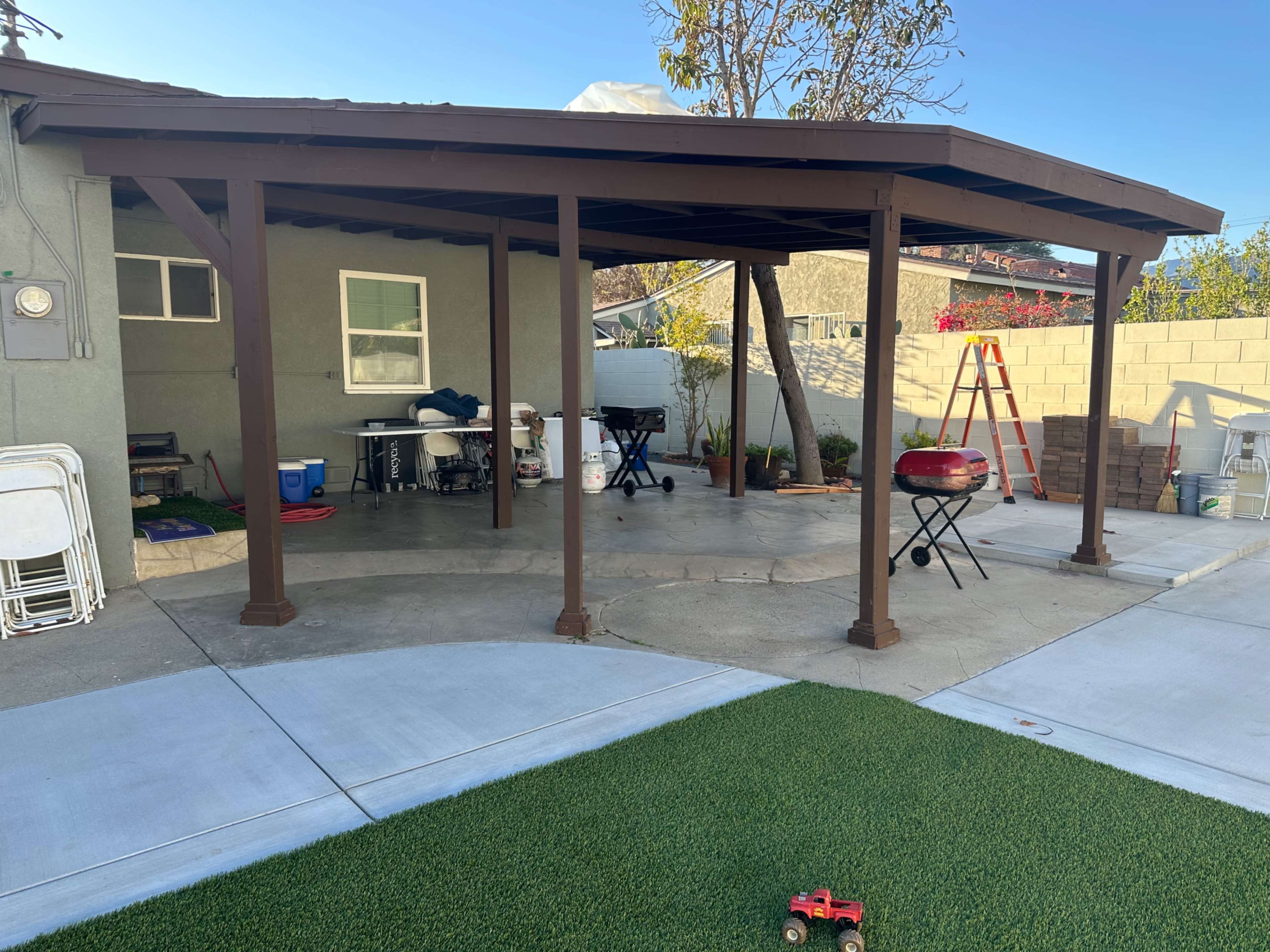 Spacious Suburban Backyard Image in Azusa, Azusa, CA