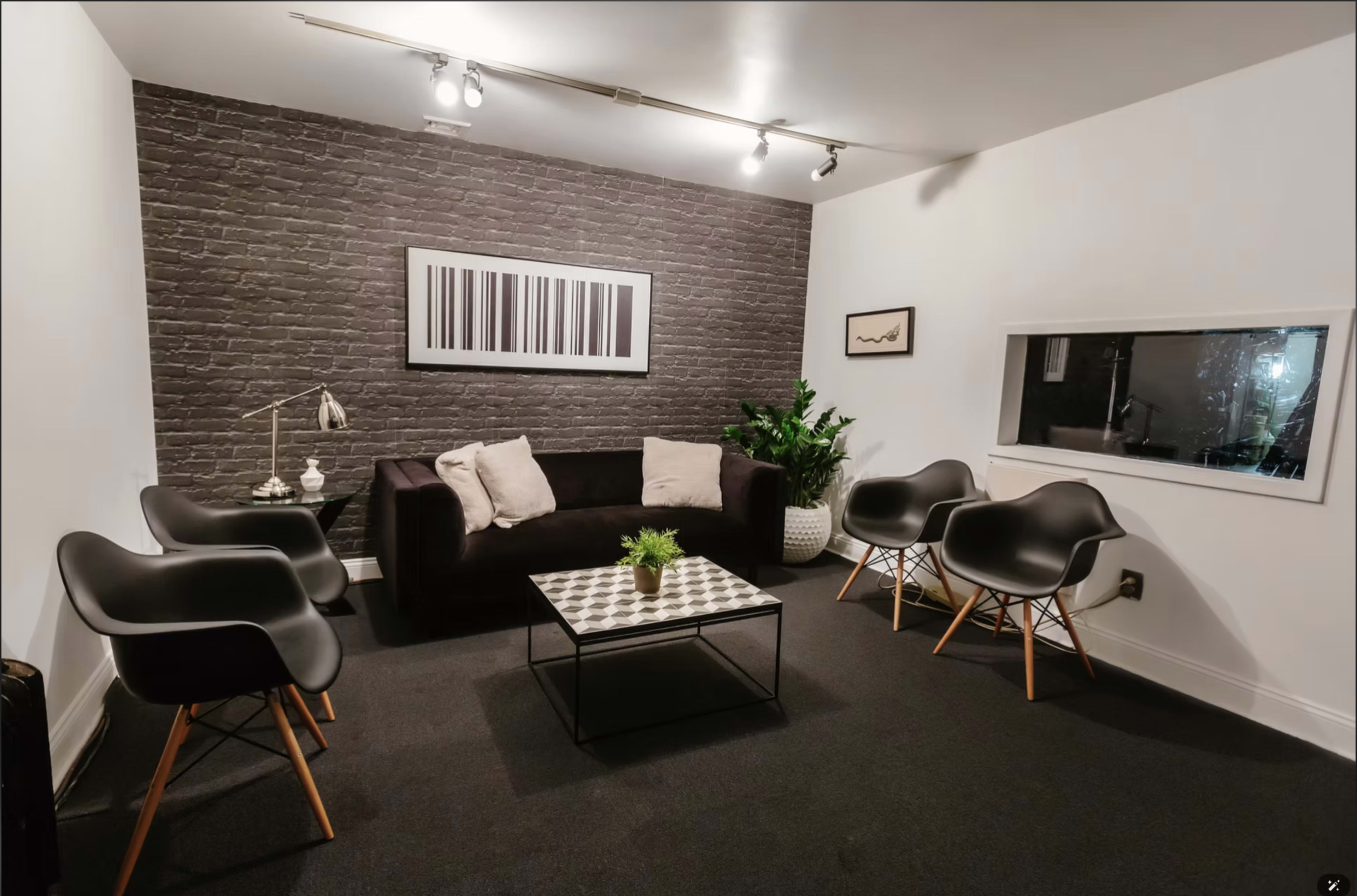 35′×35′ Sound-Proofed Green Screen Stage with Private Greenroom in Midtown NYC Image in Midtown Manhattan, New York, NY