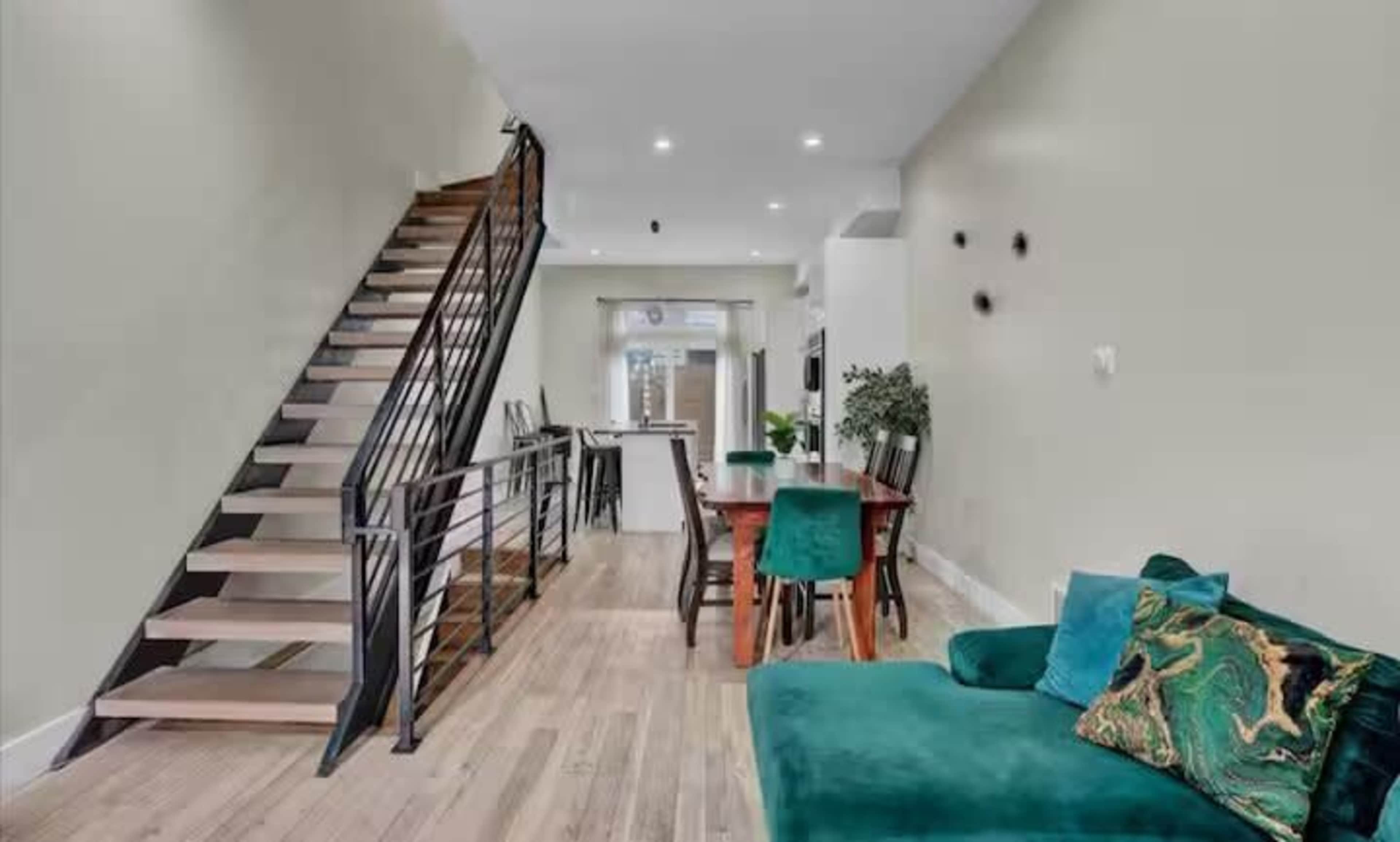 Emerald jacuzzi loft Image in Grays Ferry, Philadelphia pa, PA
