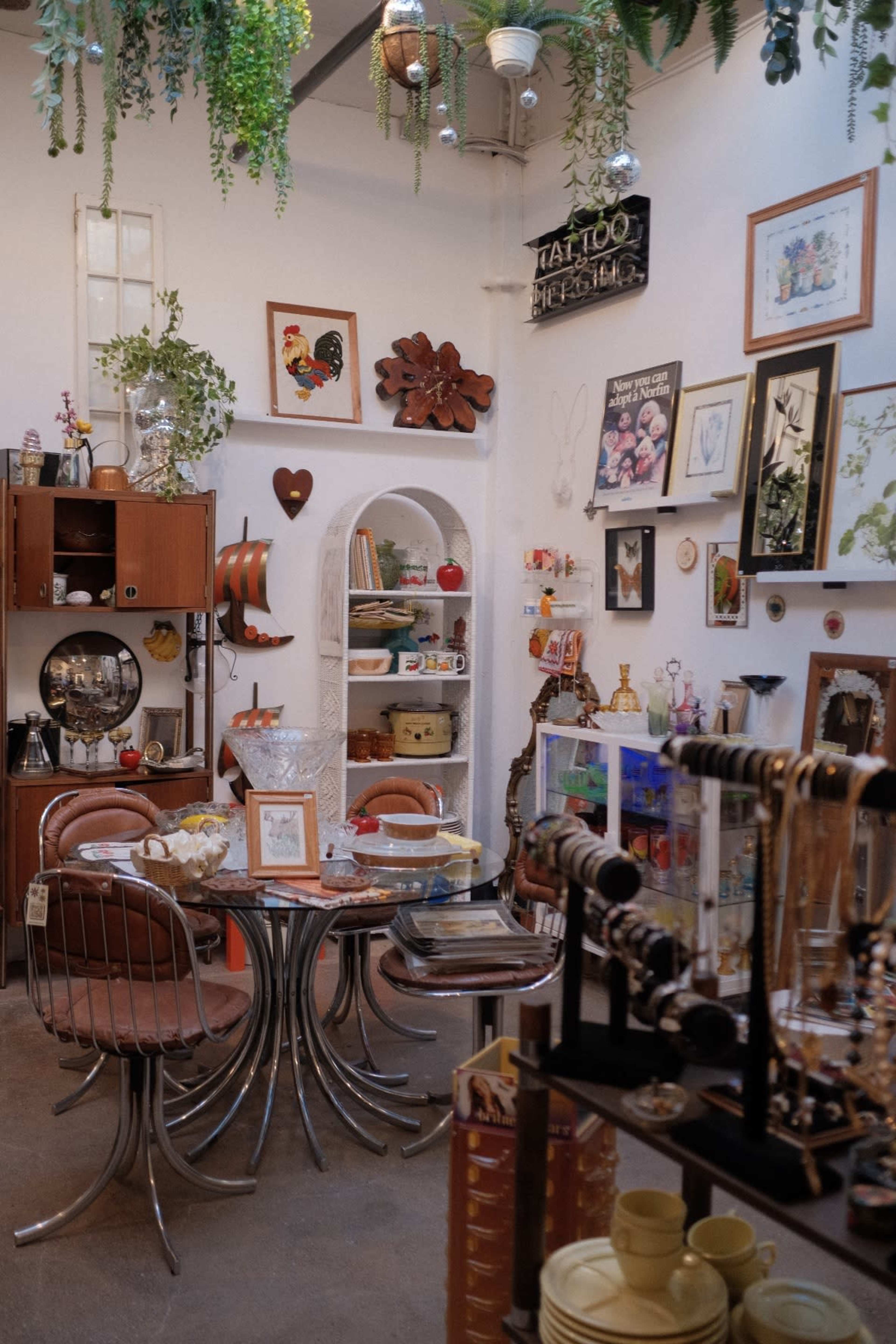 Bright Vintage Studio with Skylight and Mid-Century Charm in Queens Image in Long Island City, Long Island City, NY