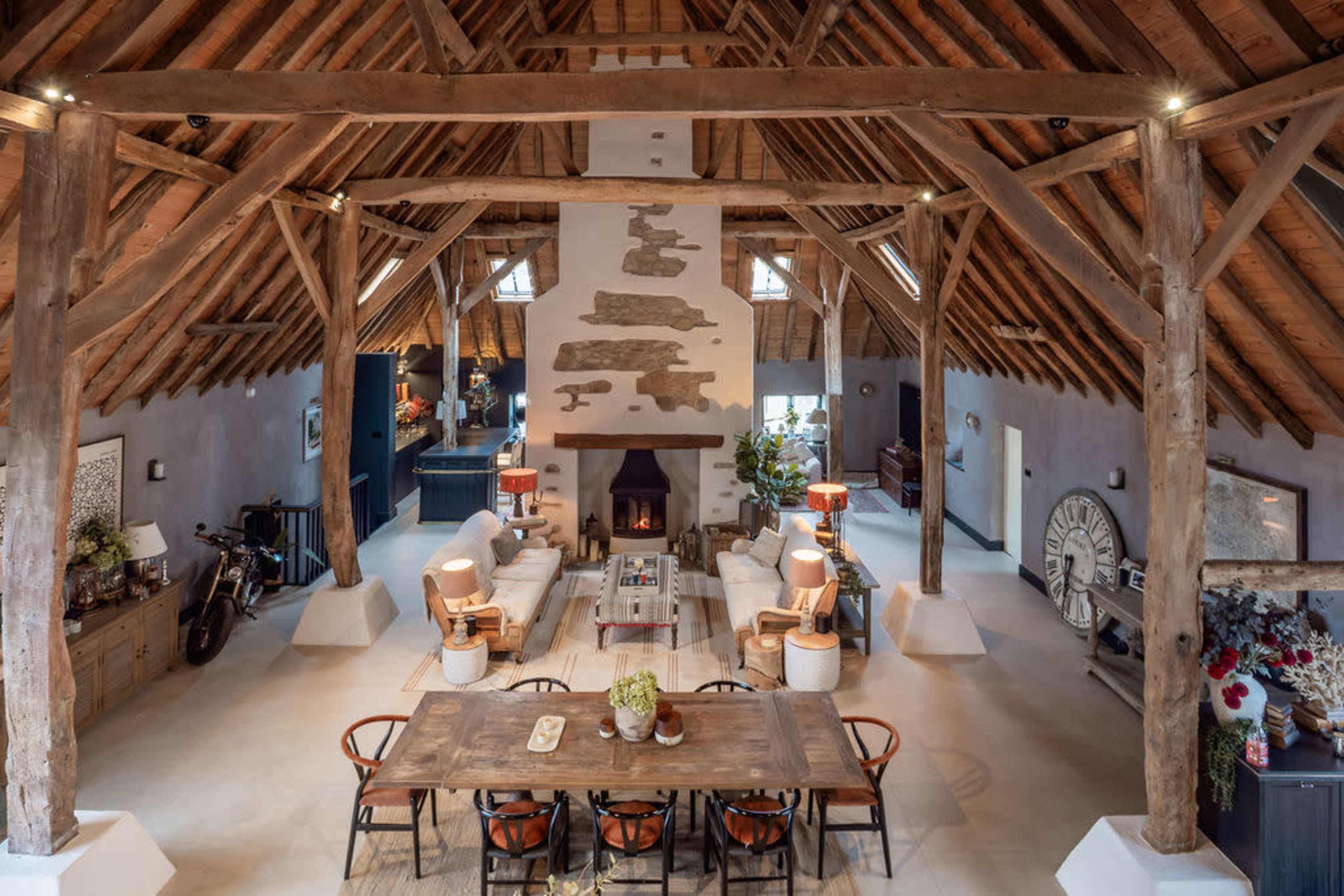 Beautiful Converted Barn Image in Harting, Petersfield, ENG