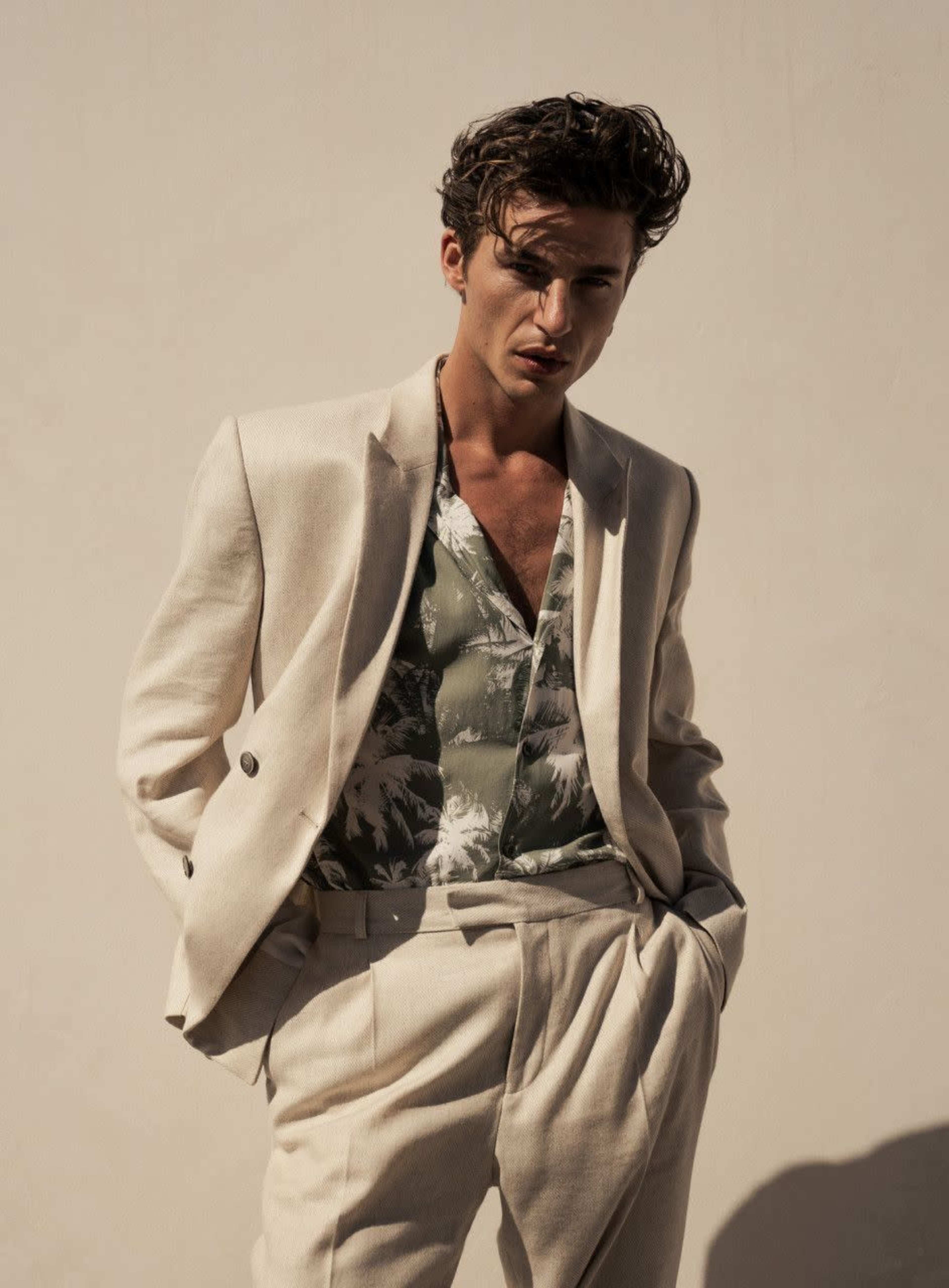 Luxury Retreat Steps to Beach & Shops Image in North Long Beach, Manhattan Beach, CA