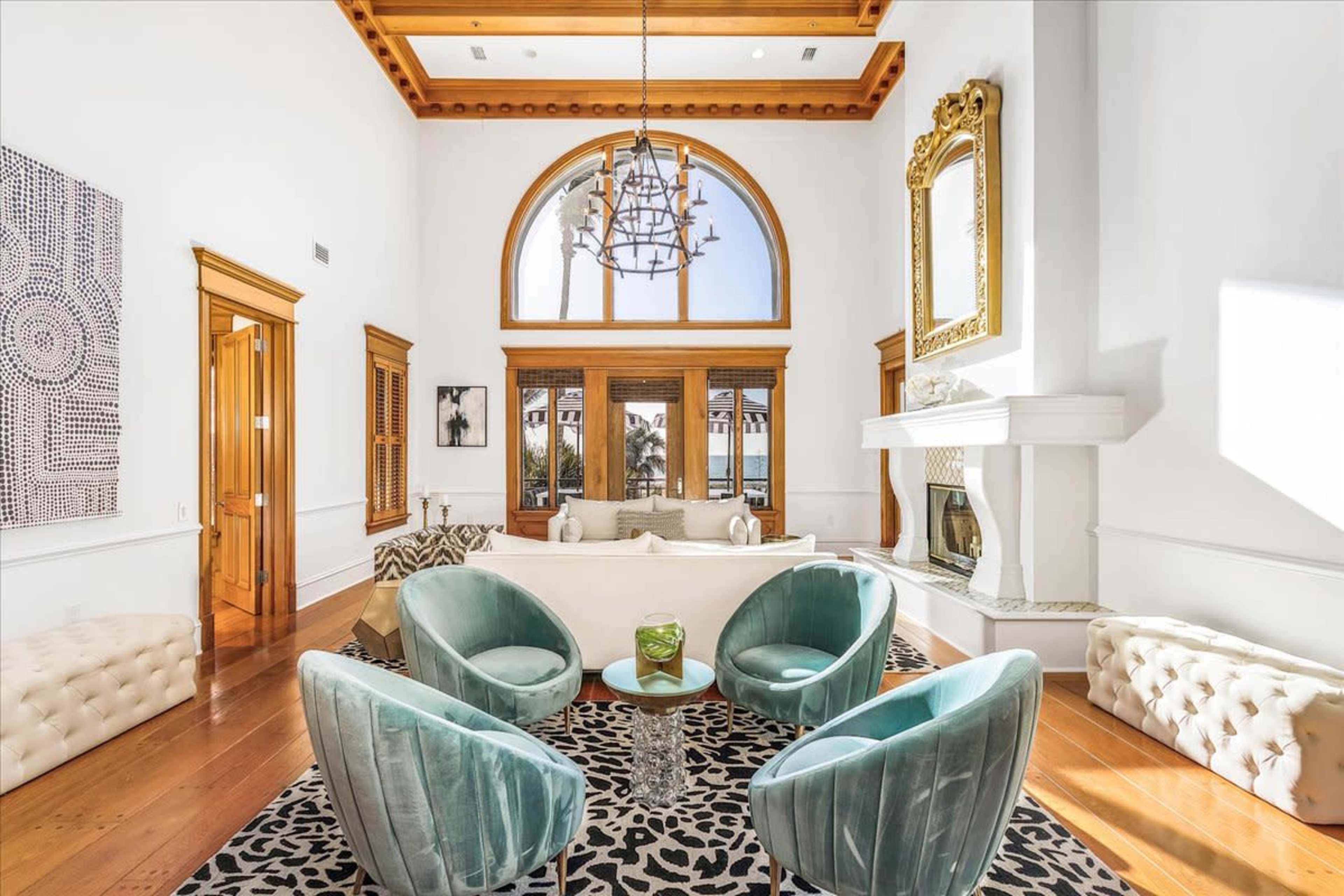 Gorgeous 9 bedroom beachfront Villa available for Photography Sessions Image in Captiva, Captiva Island, FL