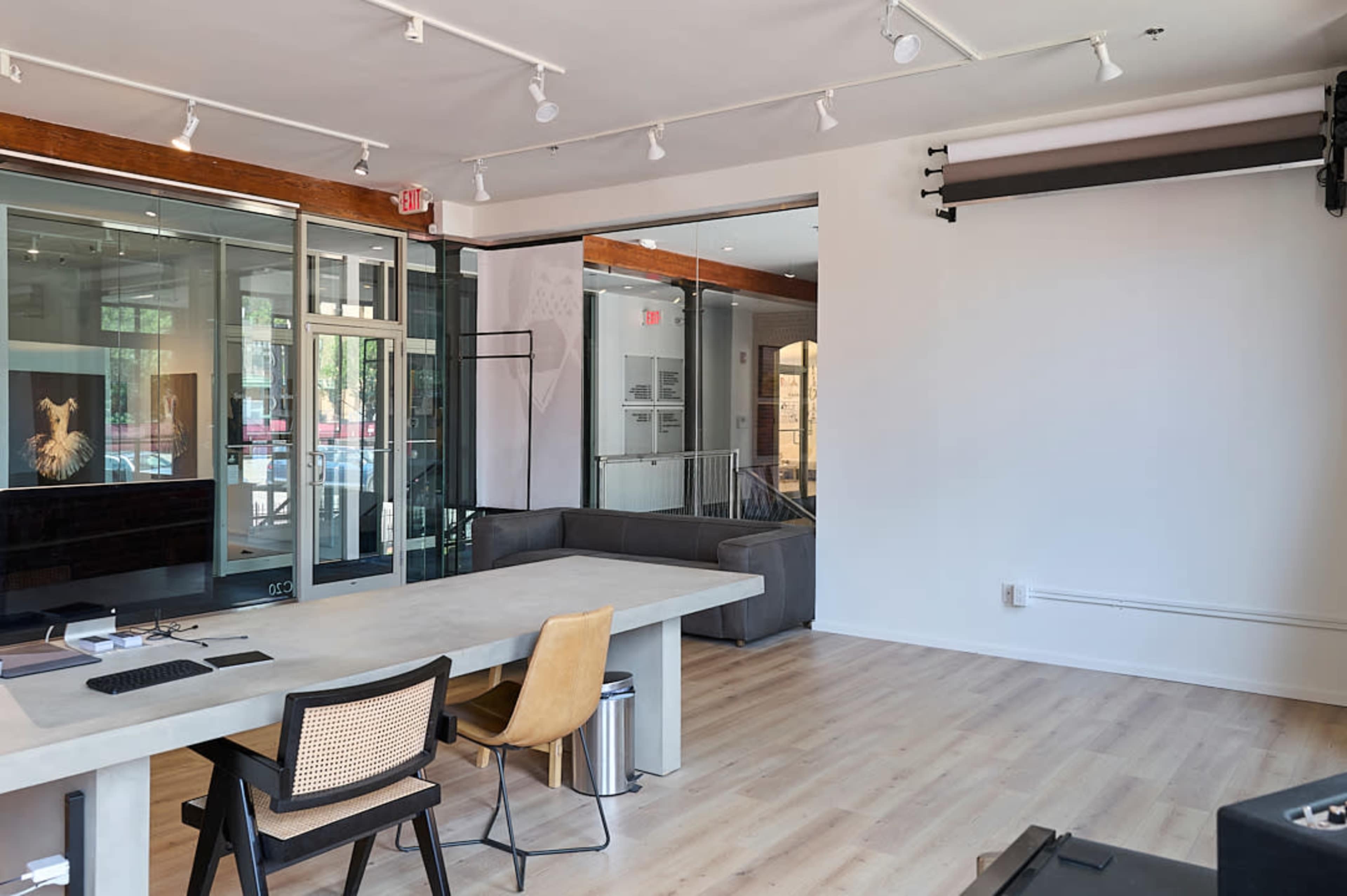 South End Photo Studio & Gallery with Beautiful Natural Light Image in South of Washington, Boston, MA