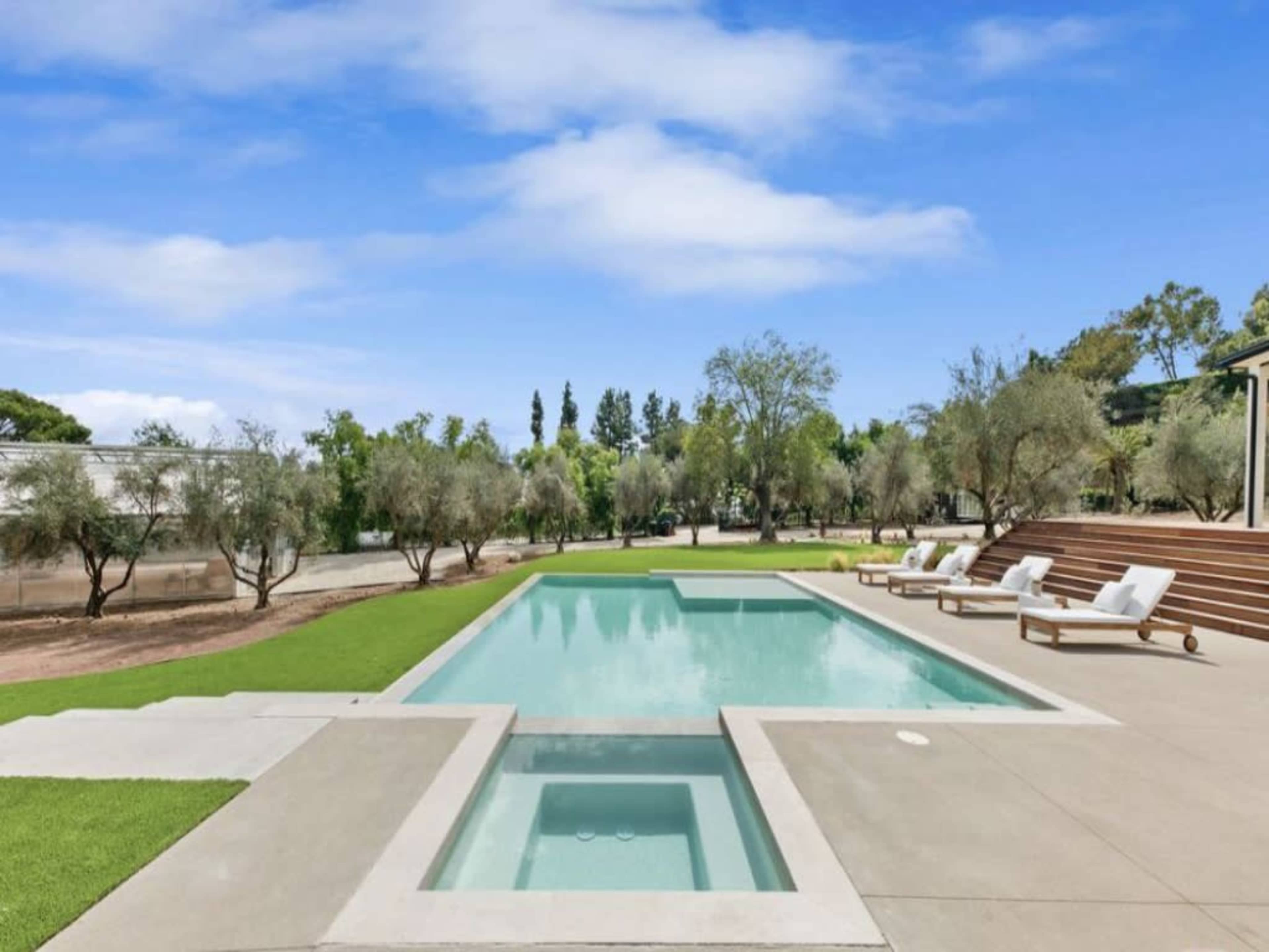 SUNLIT MODERN FARM ESTATE WITH OPEN GROUNDS Image in , Malibu, CA