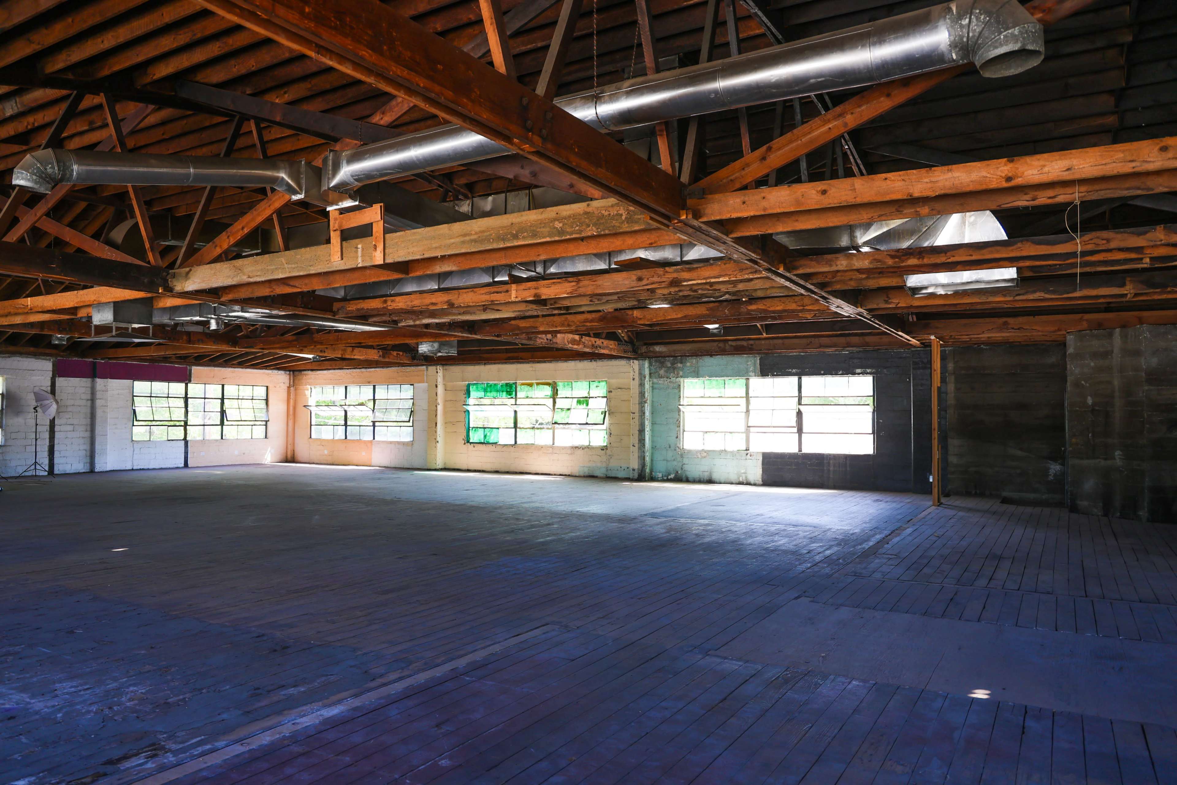 Beautiful Raw Industrial Warehouse on the Grid Image in Mansion Flats, Sacramento, CA