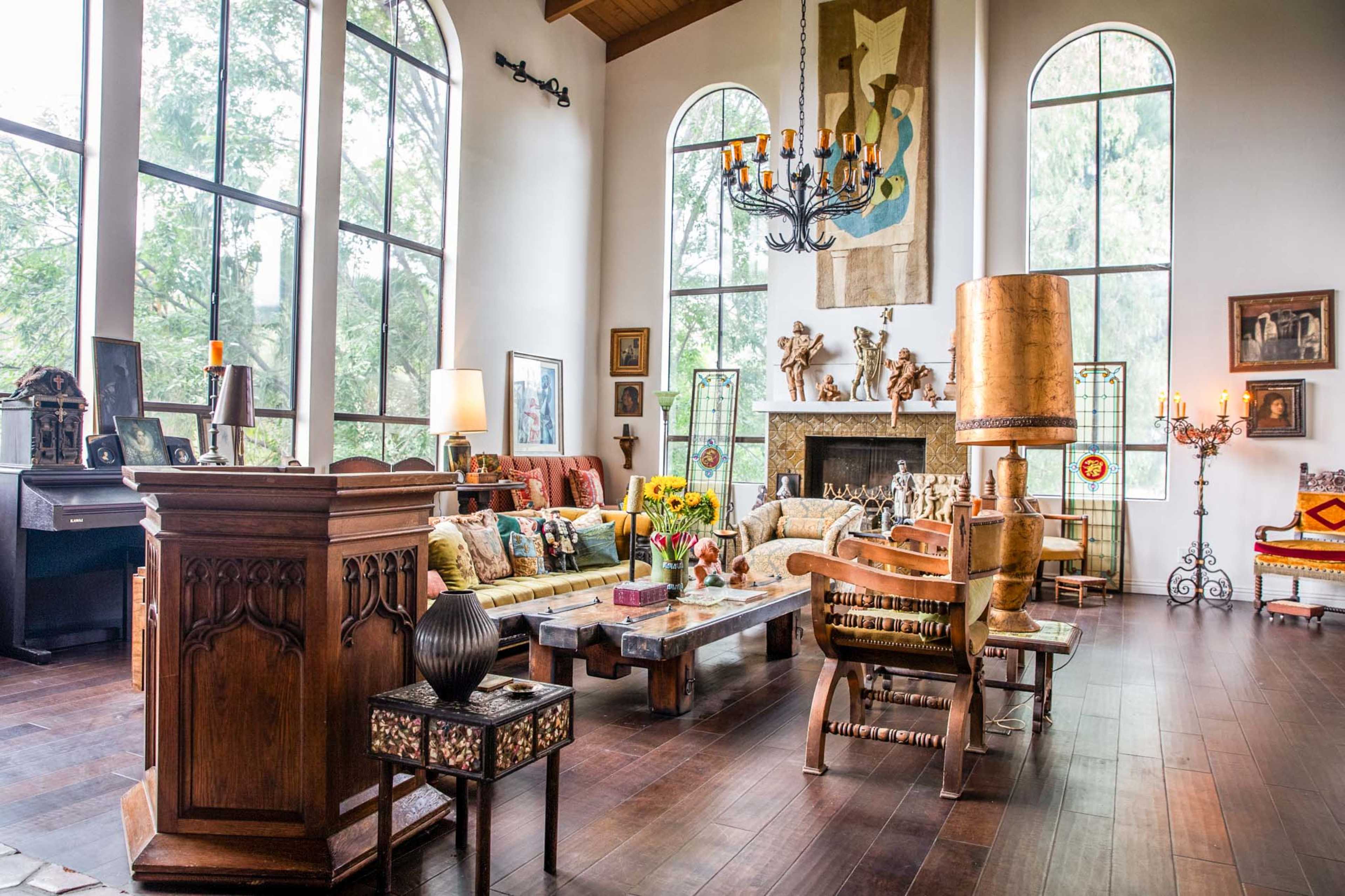 Architectural Spanish Villa Image in Malibou Lake, Agoura Hills, CA